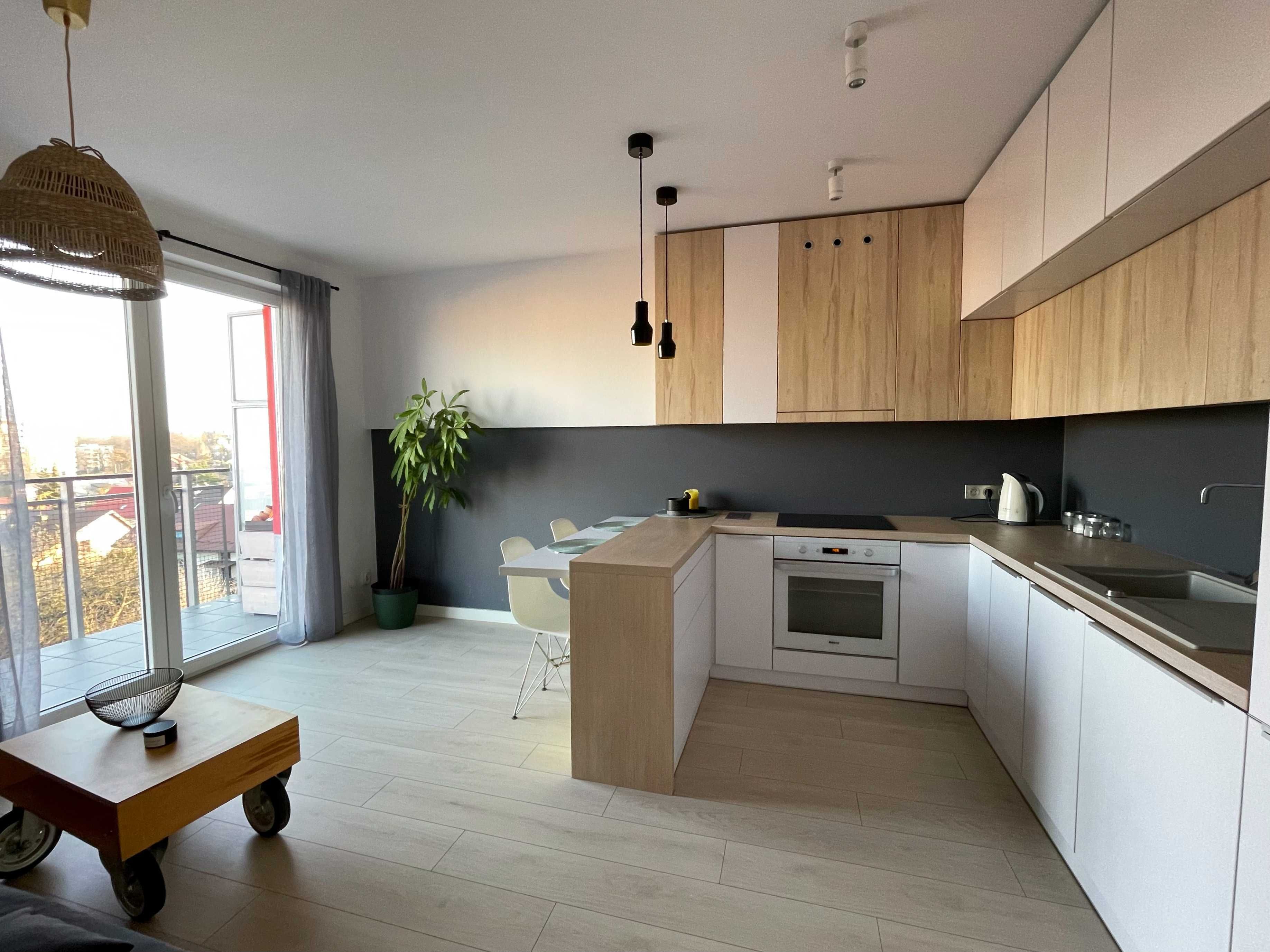 Modern 3-Room Apartment with Balcony Near Bonarka Mall
