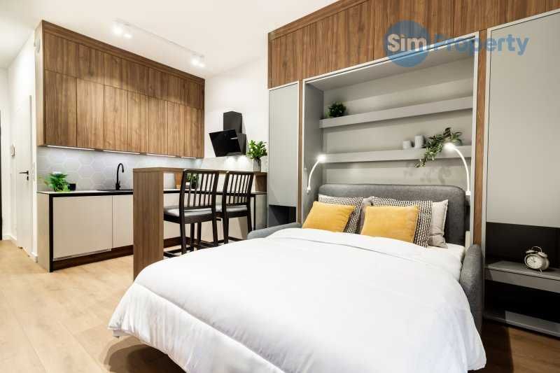 Modern Studio with Coworking Near Market Square