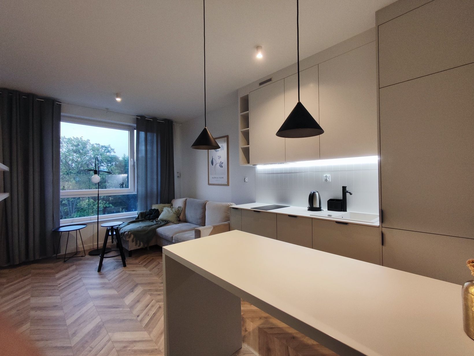Modern Studio with Park View in City Center