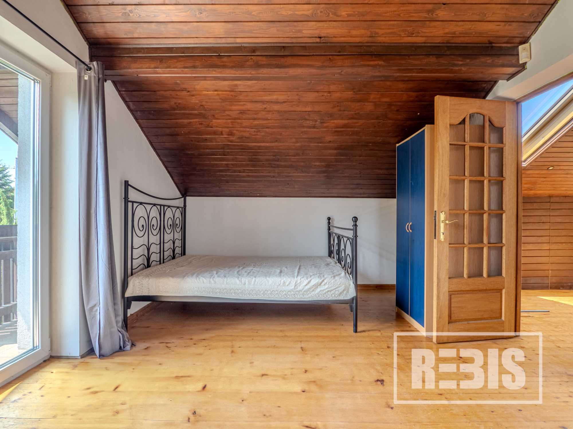 Spacious 2-Story House in Swoszowice with Garden and Terrace