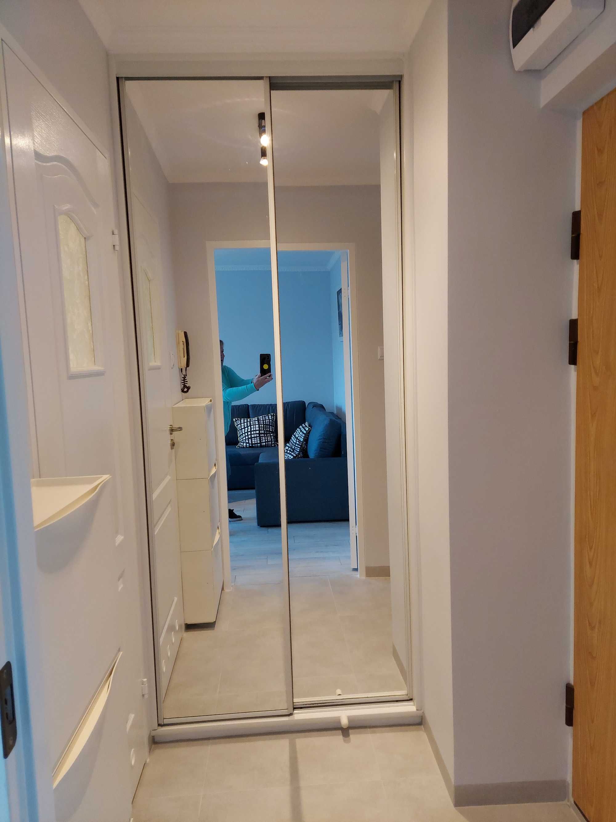 Modern Studio Near Parliament with Park Views