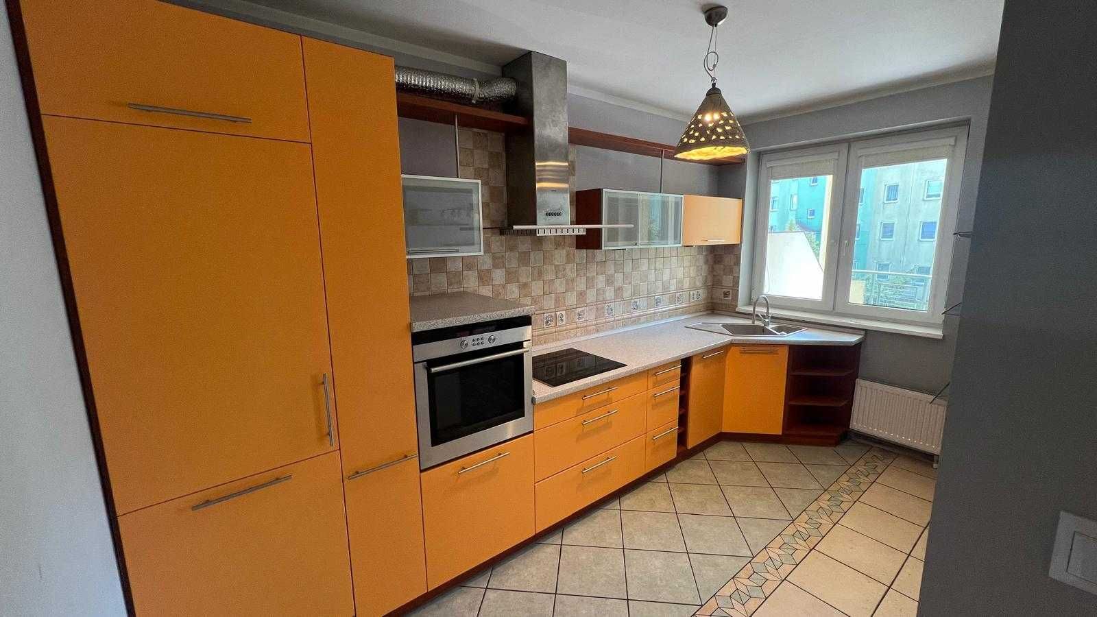 Згеждегі әдемі 3 бөлмелі пәтер, автотұрақ және терас бар