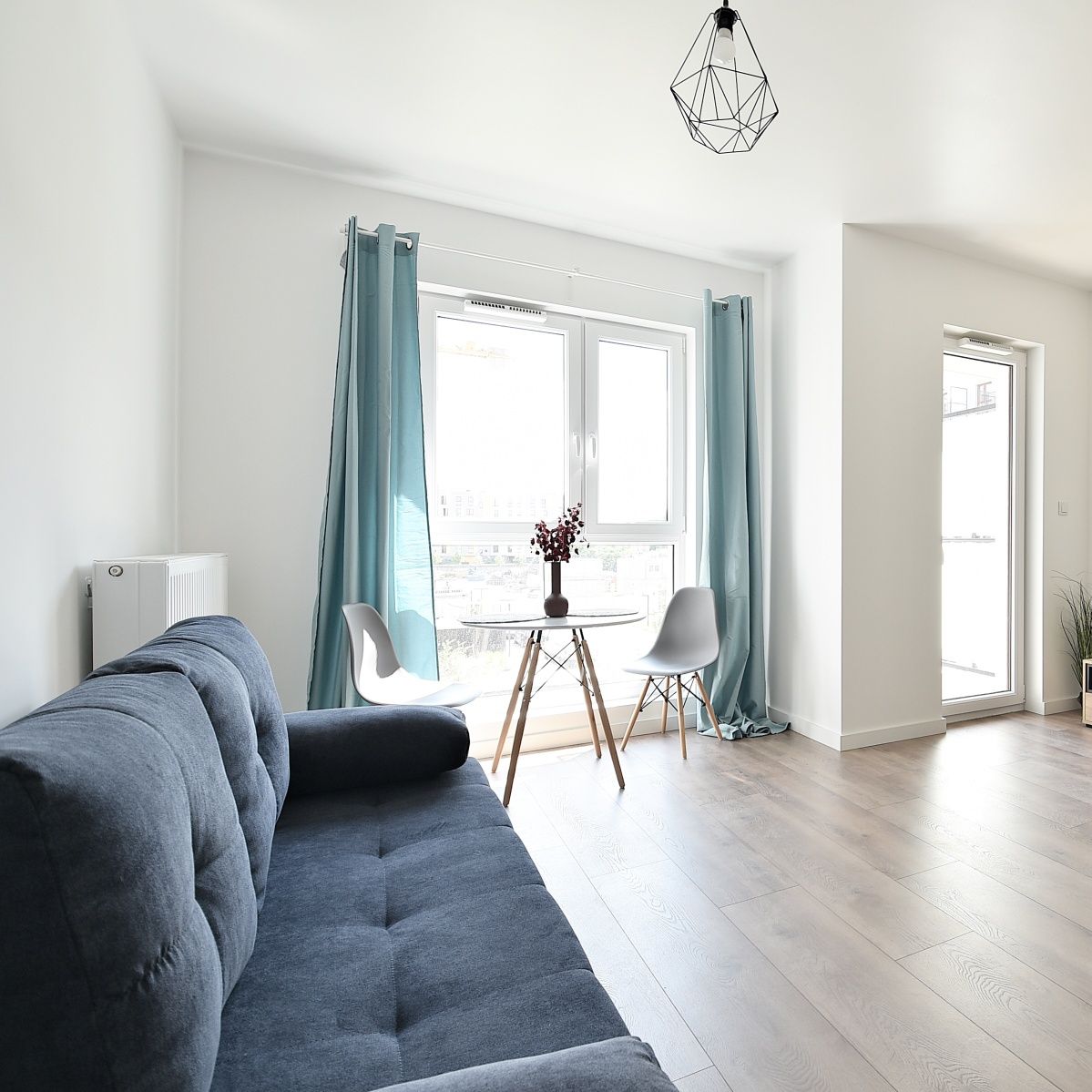 Modern Studio Apartment with Garden Near Metro