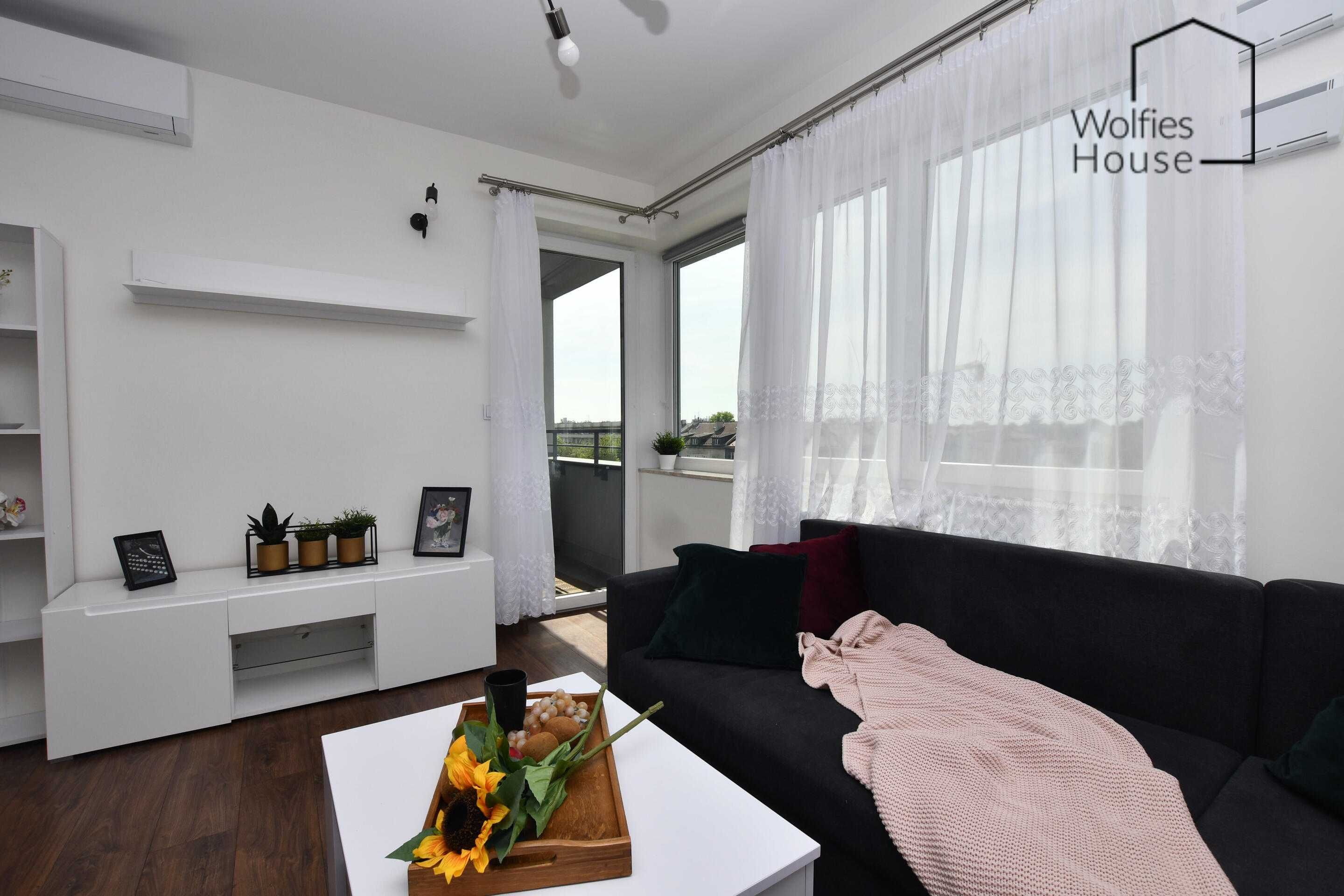 Modern 2-Room Apartment in Vermelo Complex, Krakow