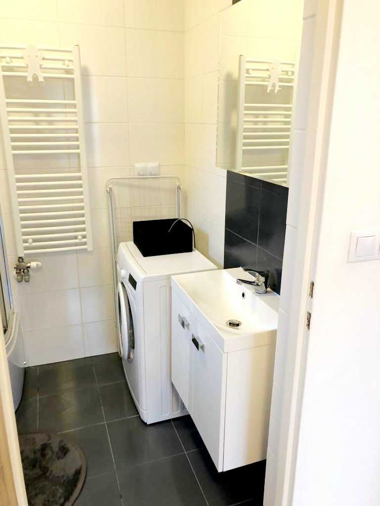 Large Studio Apartment with Separate Kitchen in Górka Narodowa