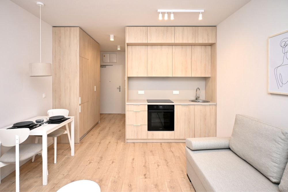 Modern 25m² Studio with Balcony in Zablocie