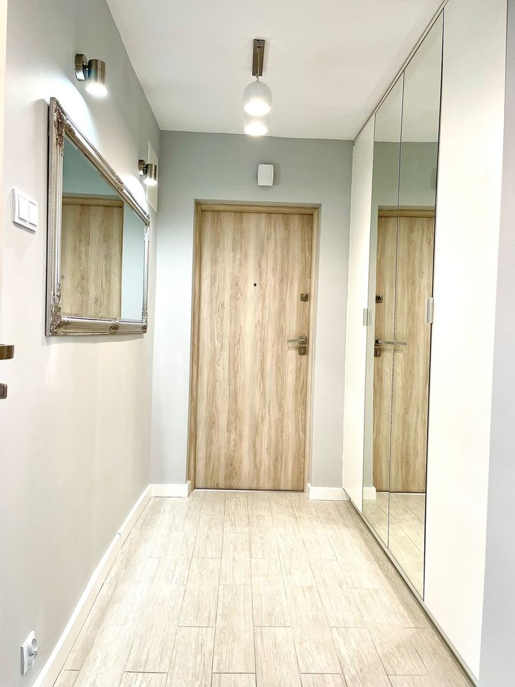 Renovated 2-Bedroom Apartment with Balcony Near Park