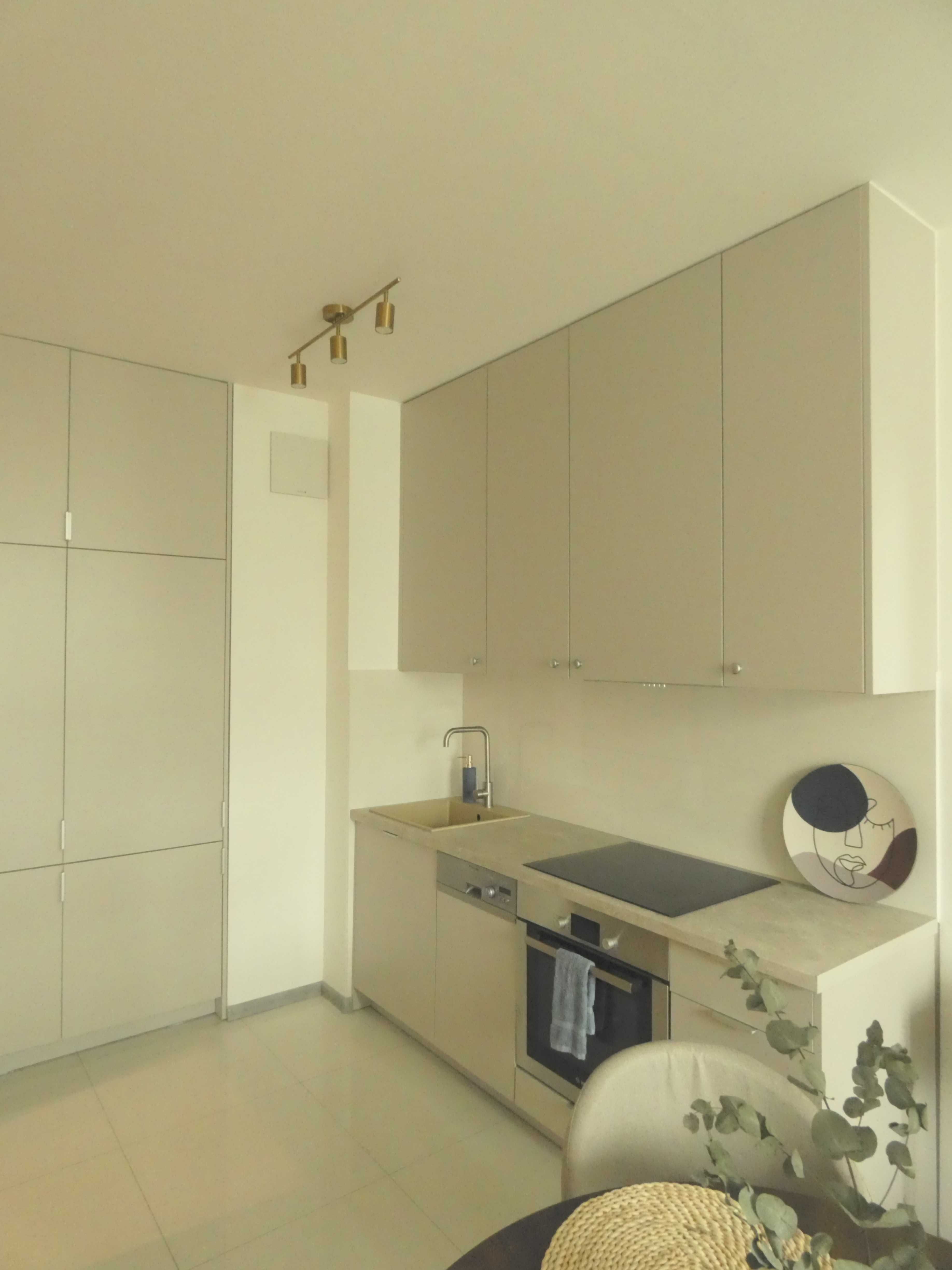 Galeria Mokotów маңындағы тыныш, жөнделген 2 бөлмелі пәтер