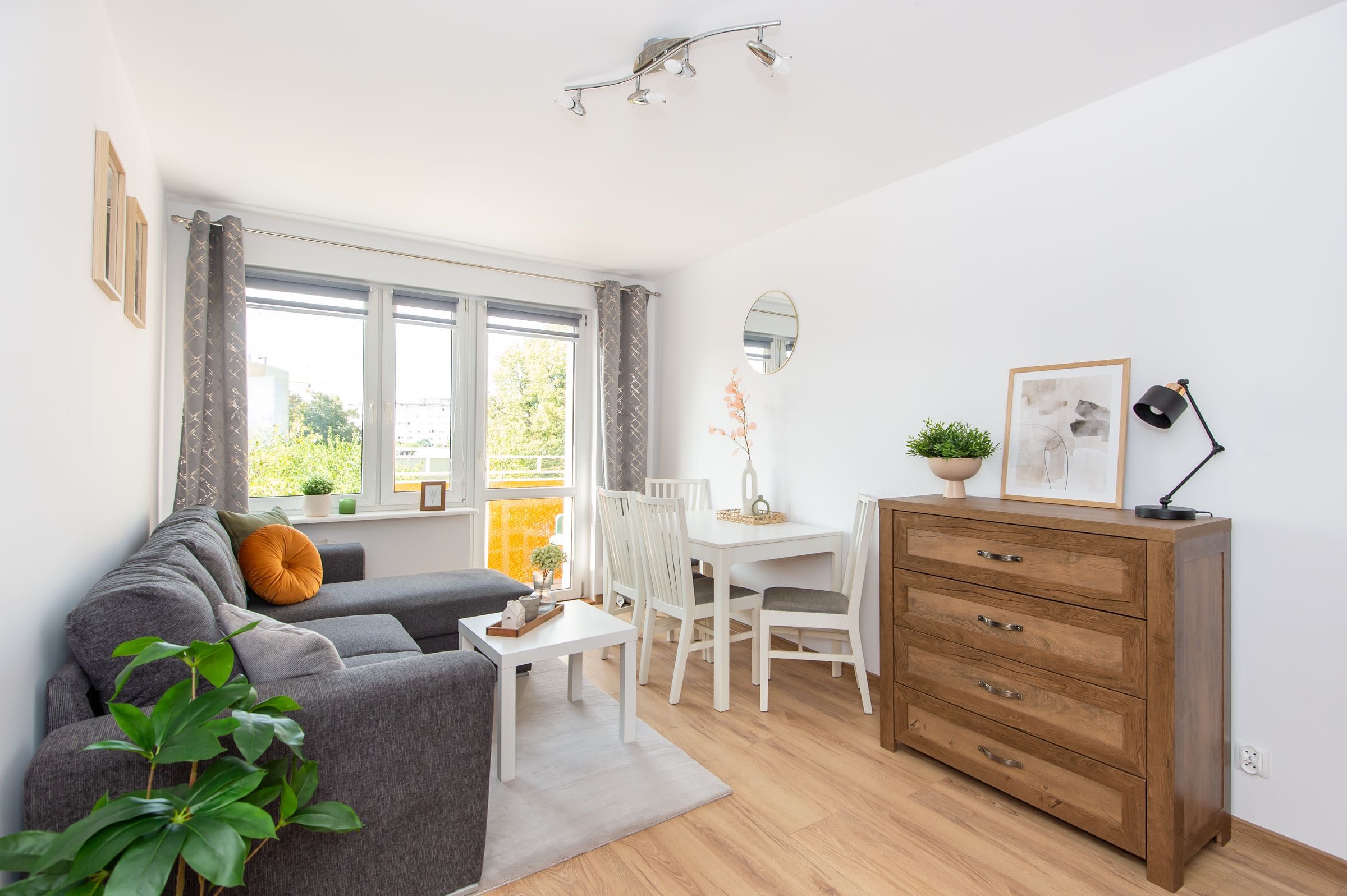 Quiet 3-Room Apartment near Cytadel Park in Winogrady, Poznań