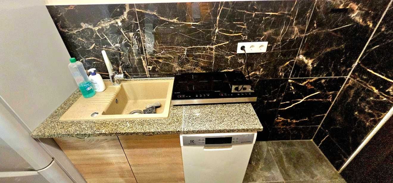 Modern Studio with AC Near Lidl, Fully Furnished