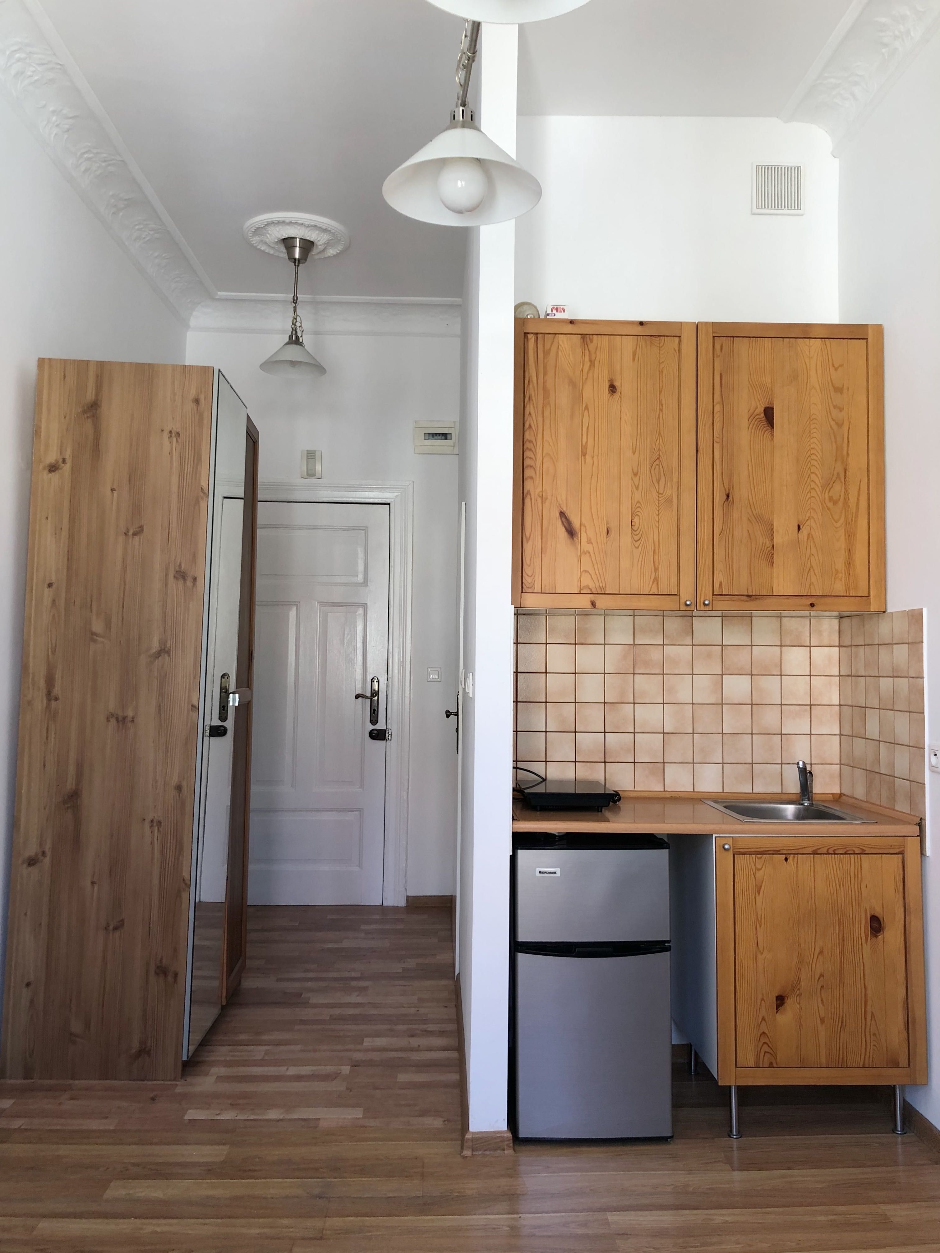 Bright Studio Apartment in City Center near Freedom Square