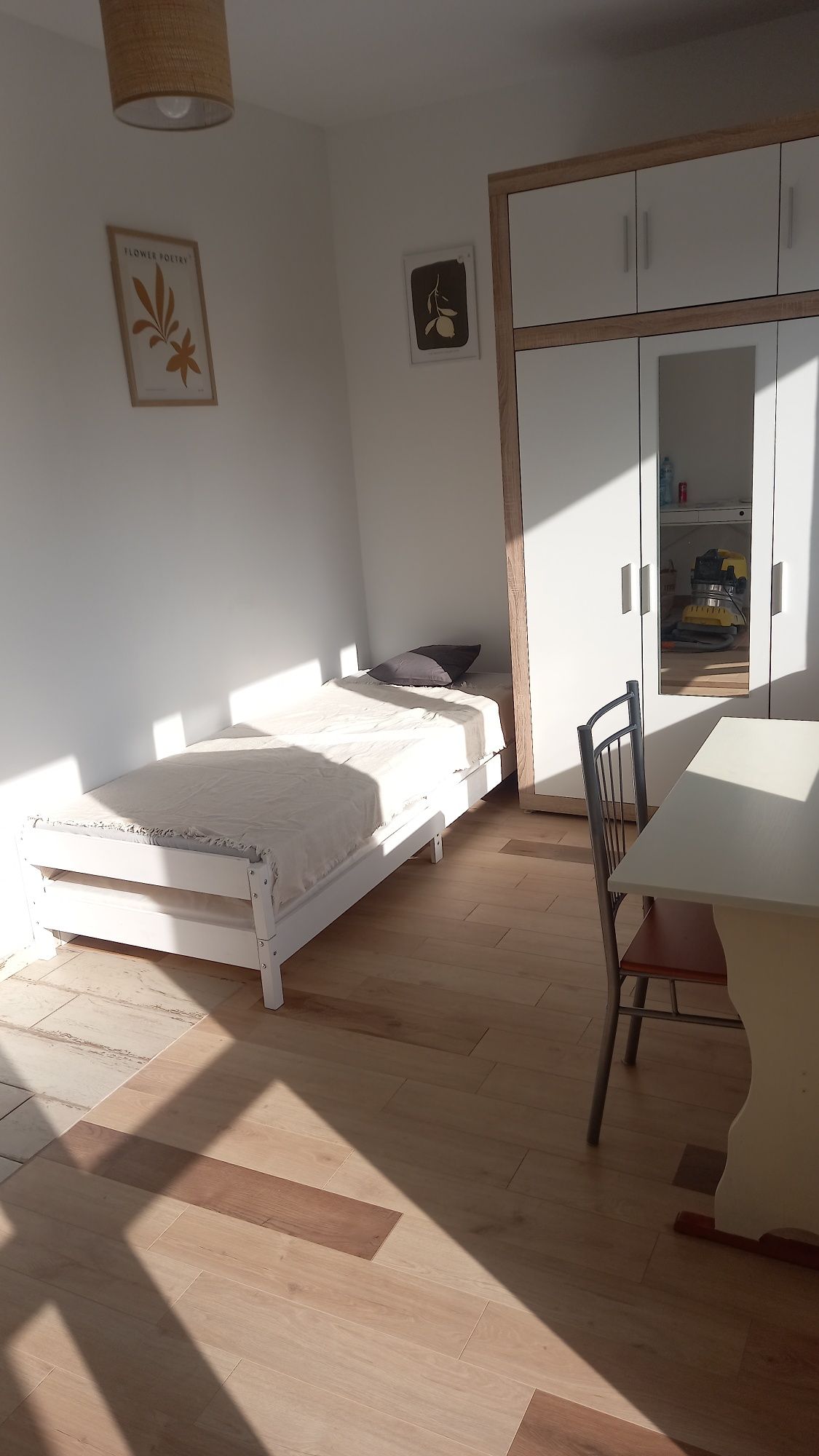 Bright Studio Apartment with Balcony in Krakow