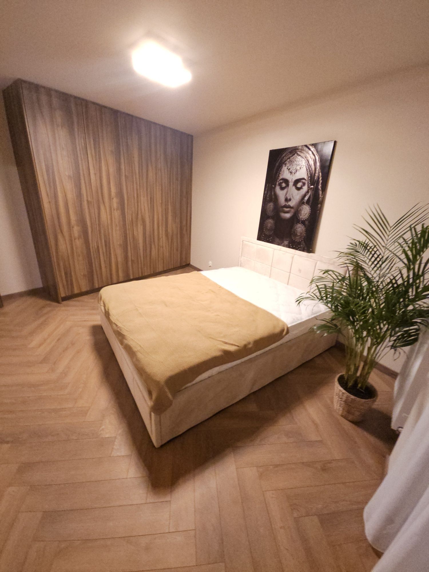 Modern 2-Bedroom Apartment with Smart Features