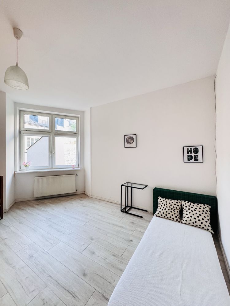 Cozy 21m² Studio Apartment in Podgórze, Near Limanowskiego Stop
