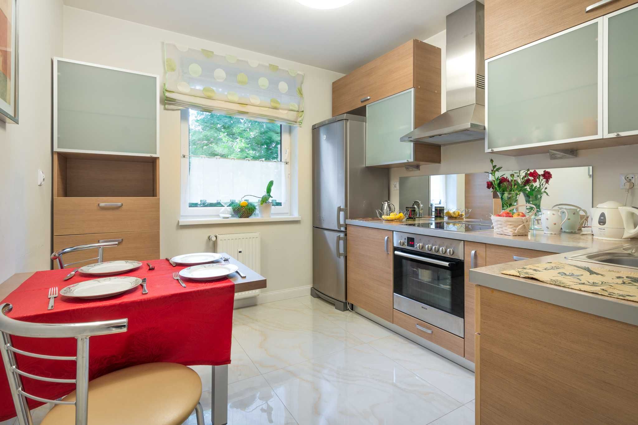 Modern 2-Bedroom Apartment Near University with Parking