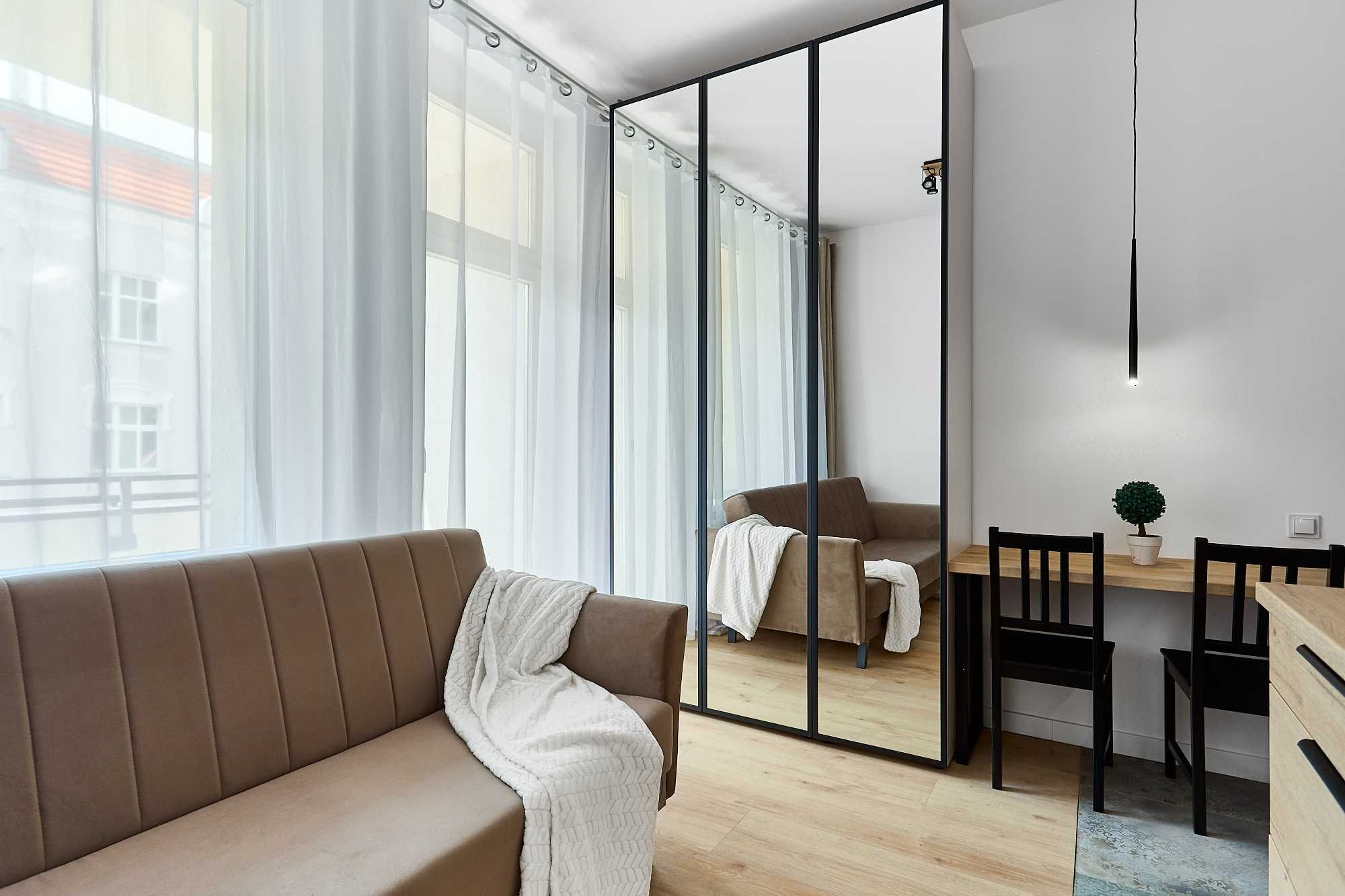 Cozy Apartment with Balcony in City Center, Jagiellońska Street