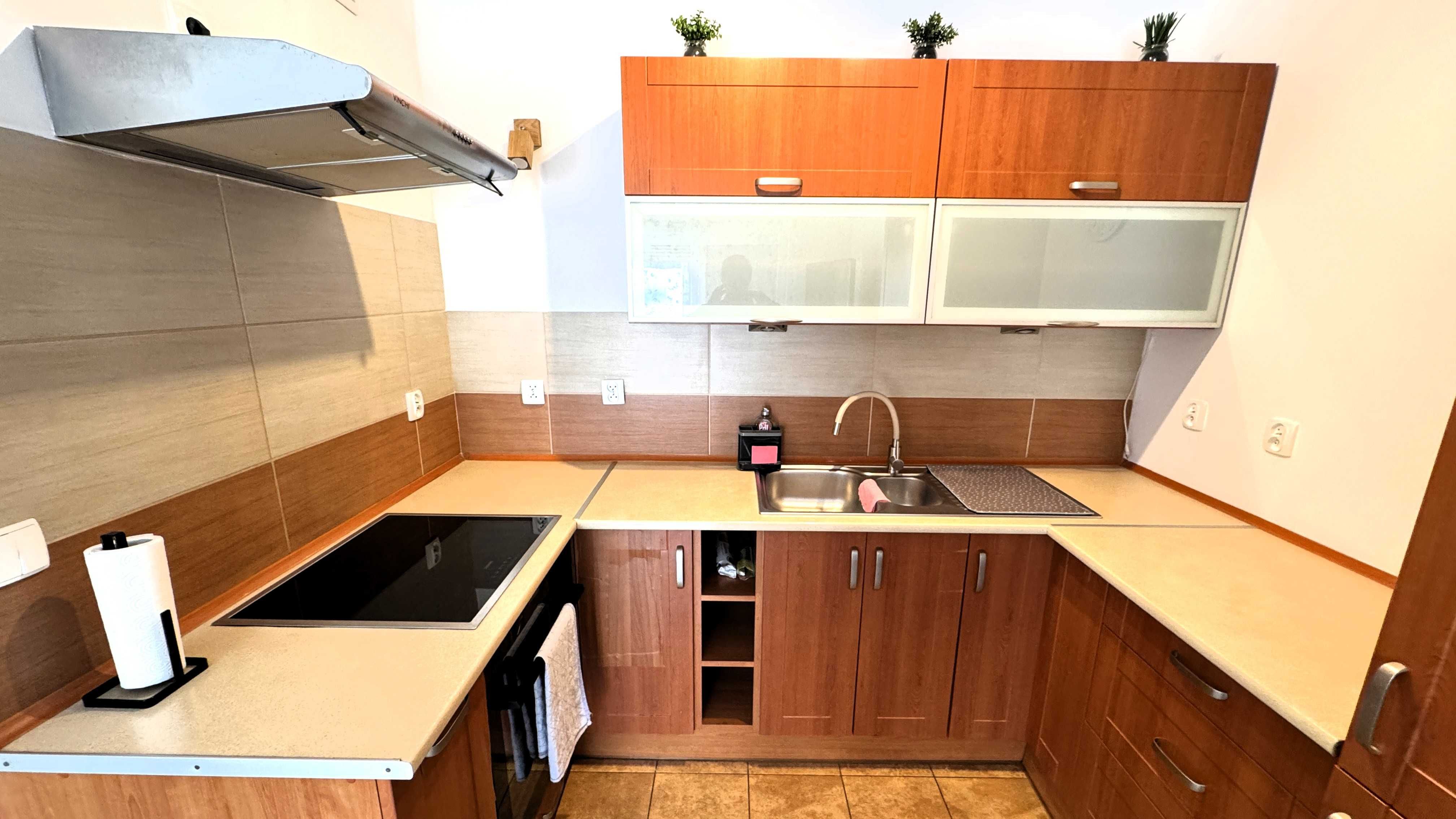 2-Room Apartment on Closed Estate near Park, Parking Included