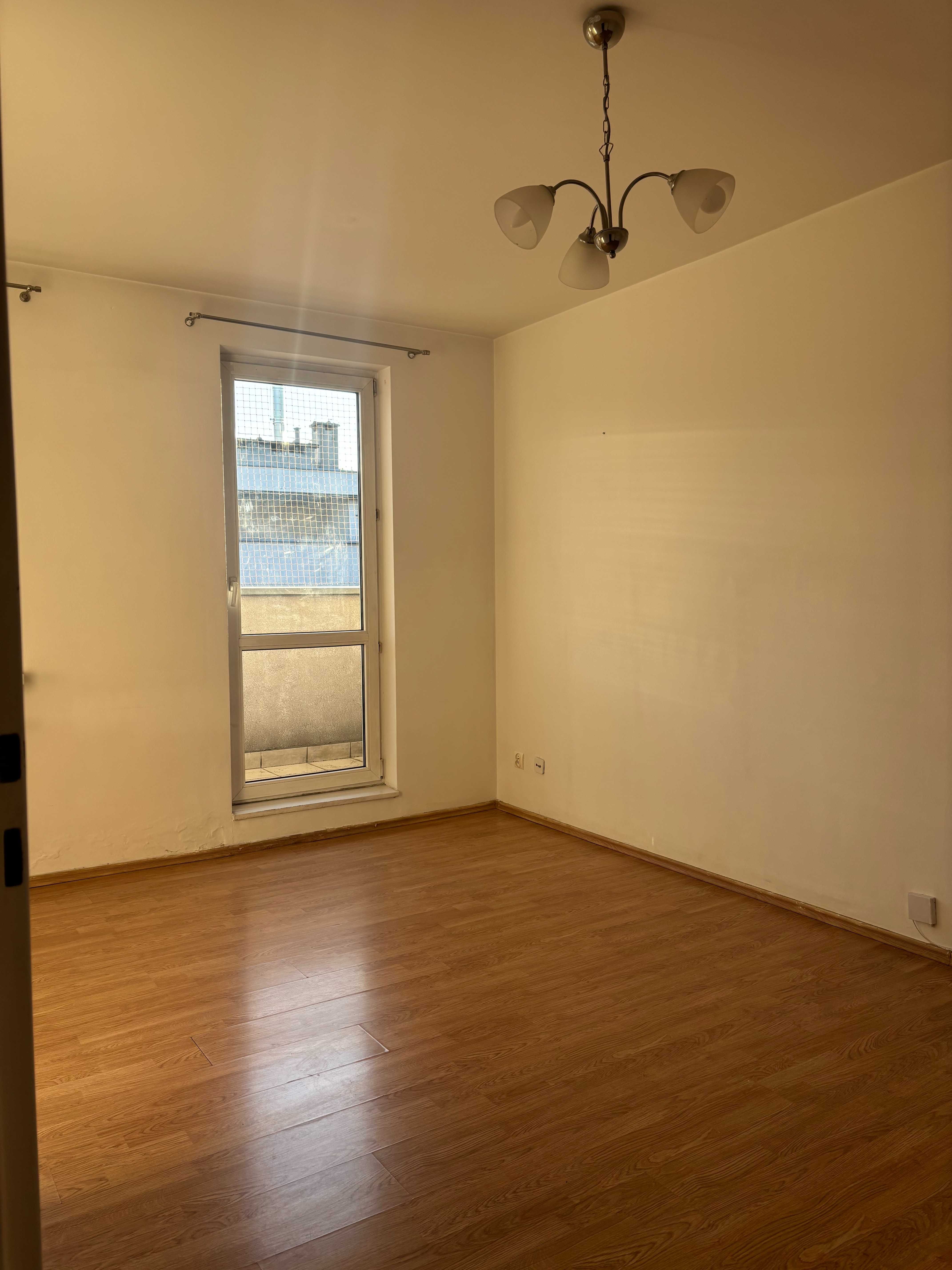 Attractive Studio Apartment with Balcony on 4th Floor