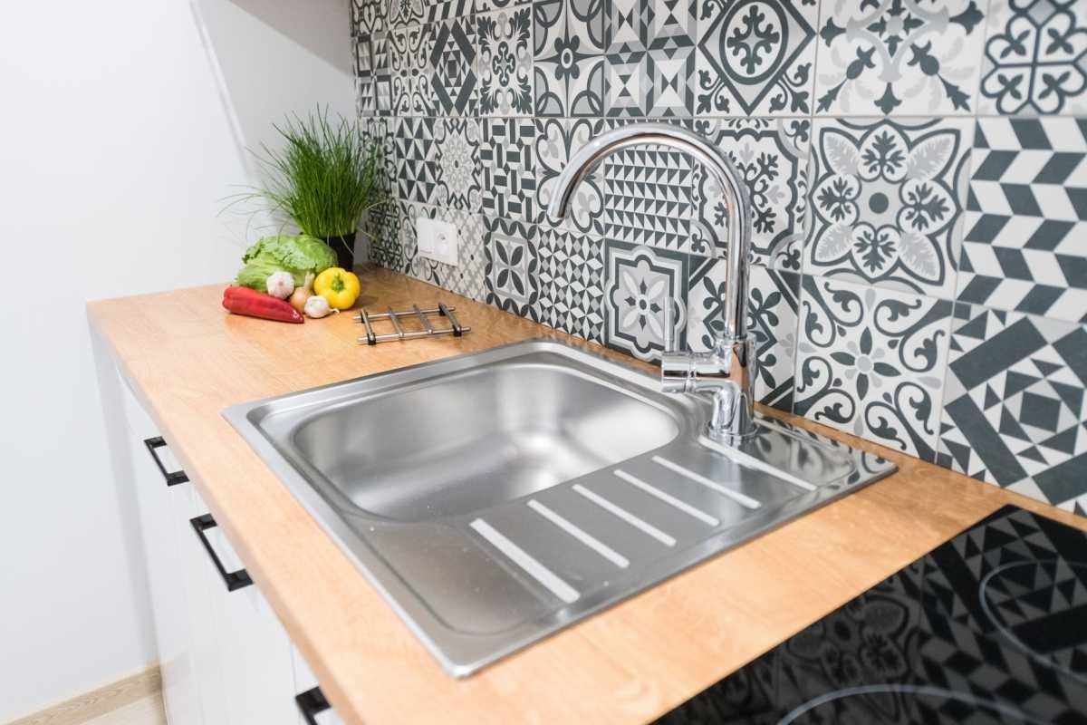 Modern Studio Apartment with Fully Equipped Kitchen