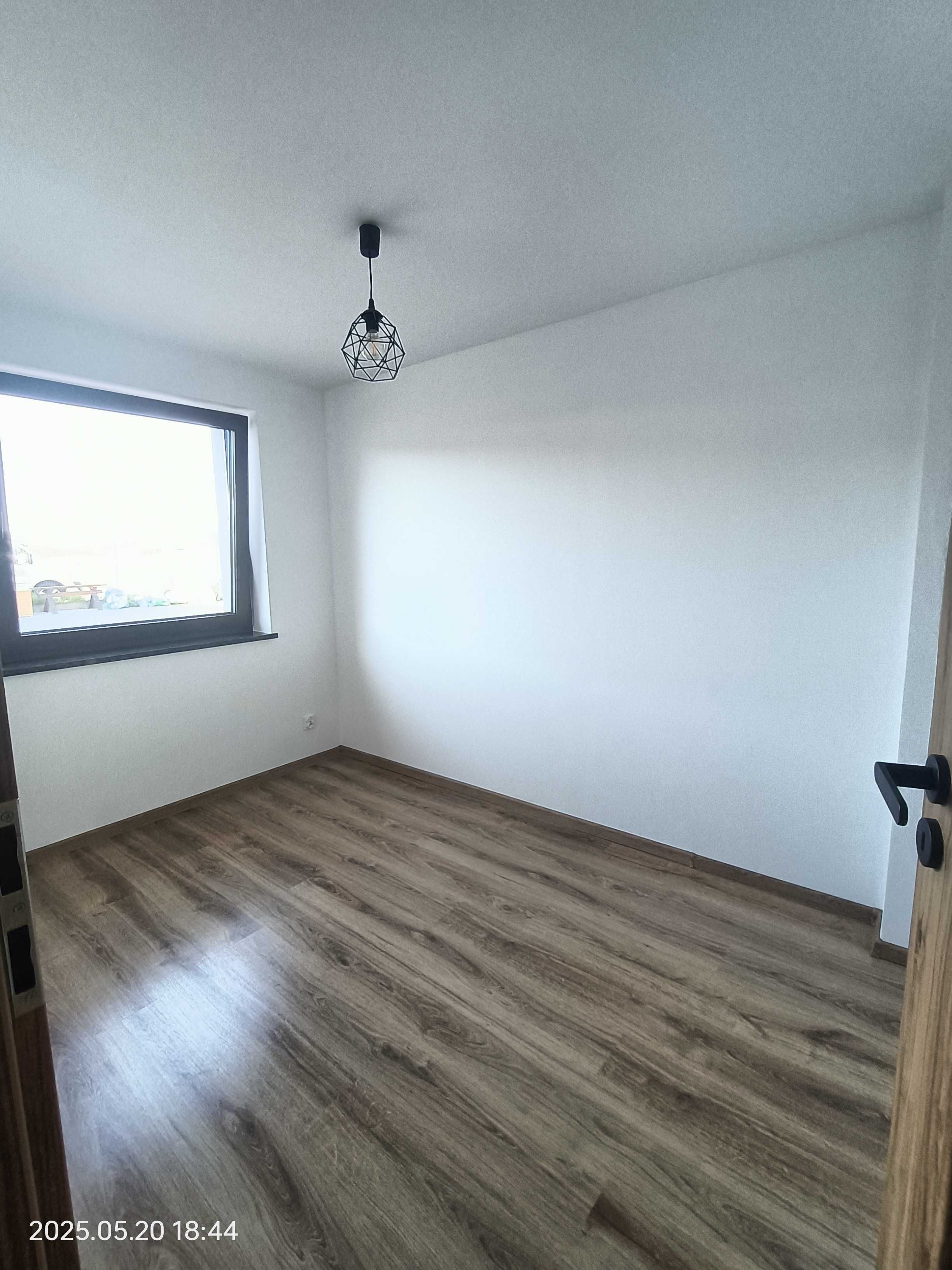 New, elegant 3-room apartment near city center with modern amenities