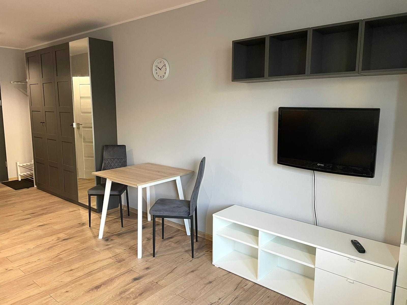 Вроцлавдағы заманауи студия, 28.4м², толық жабдықталған