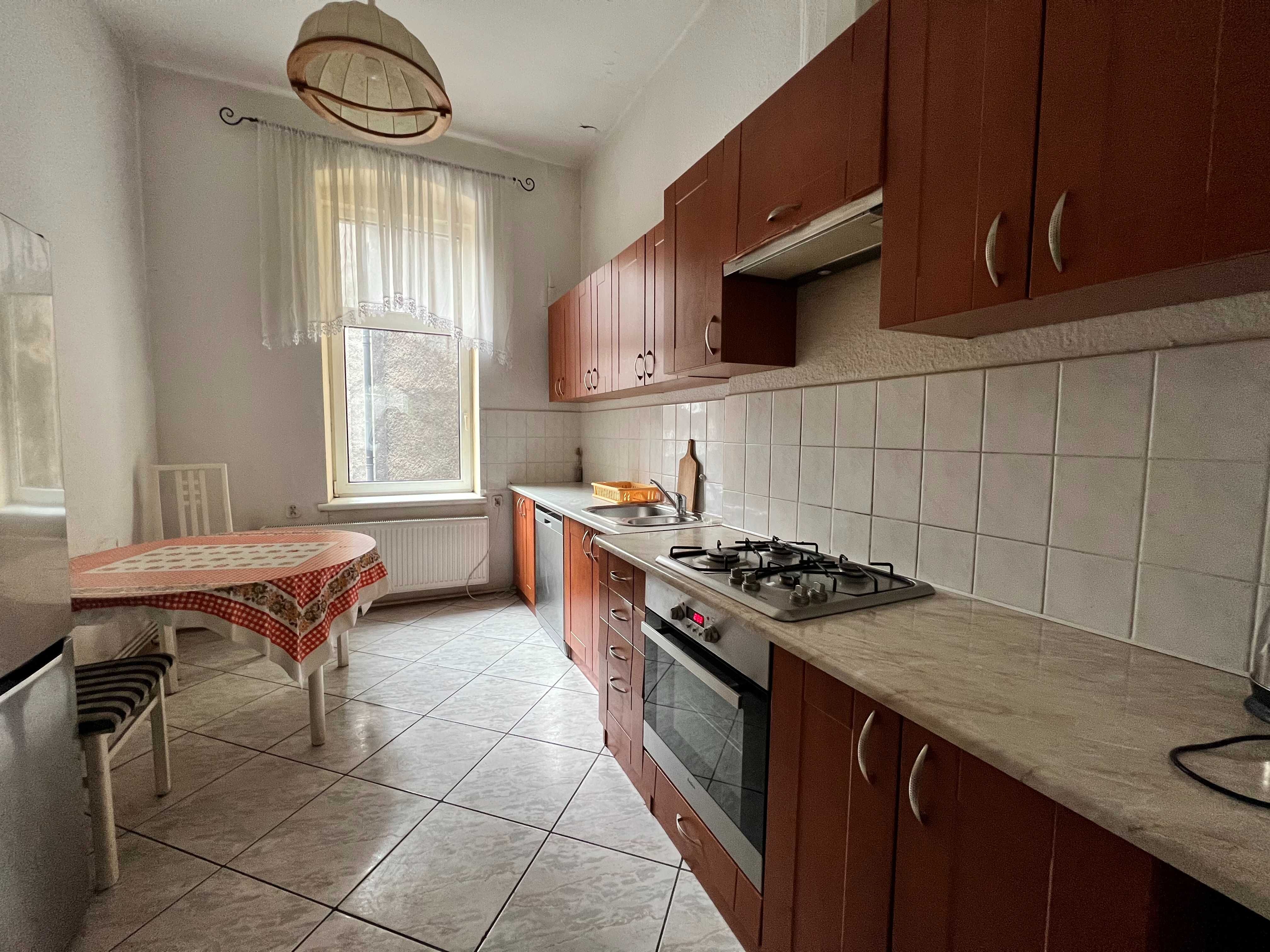 Two-Room Apartment in Szczecin City Center, 68m², 7 Beds for Workers