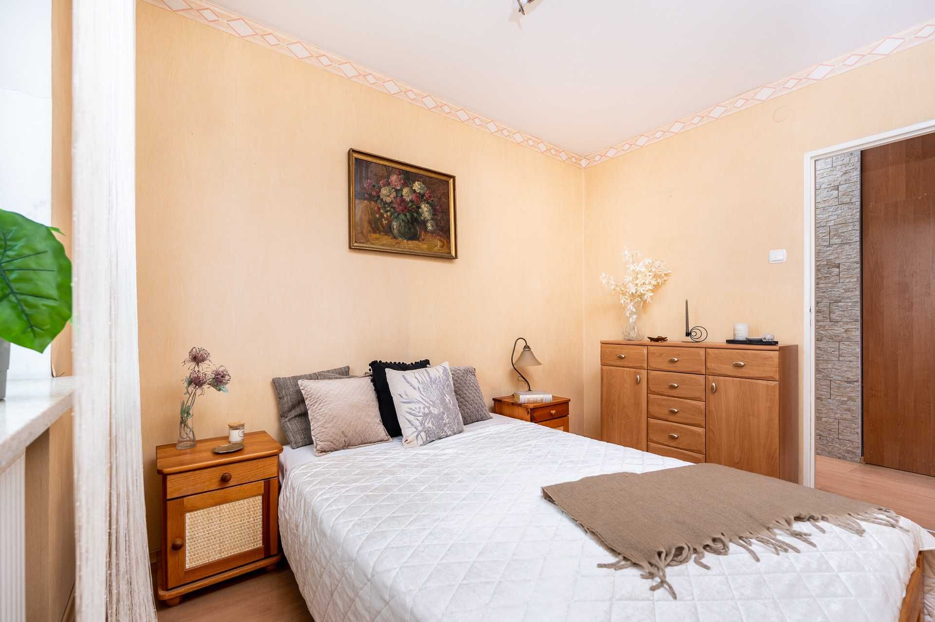 2-Room Apartment on Mistrzejowicka Street with Balcony