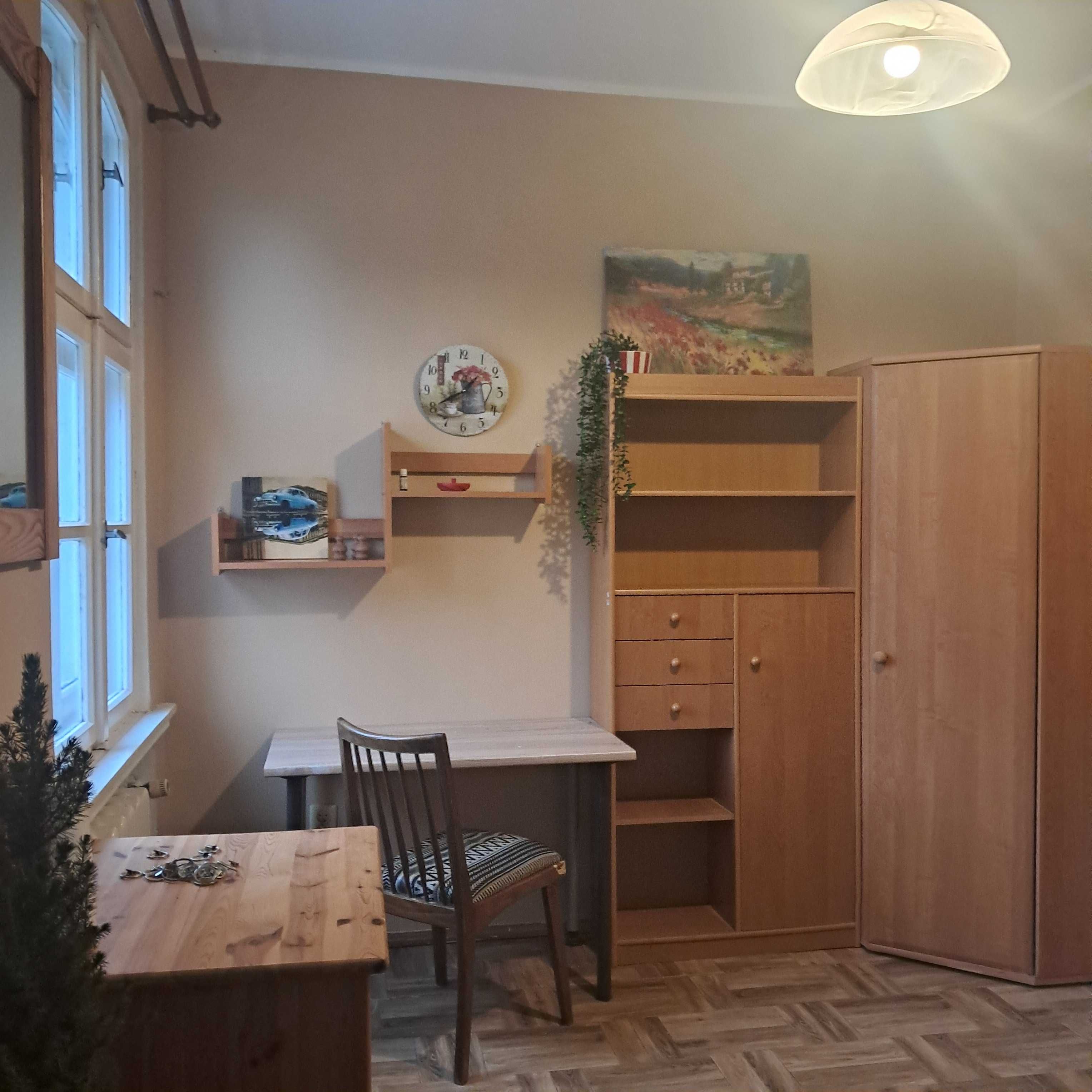 Single Room for Working Professional near Karlik Car Salon
