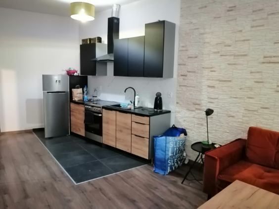 Фабричная көшесіндегі студия, толық жабдықталған