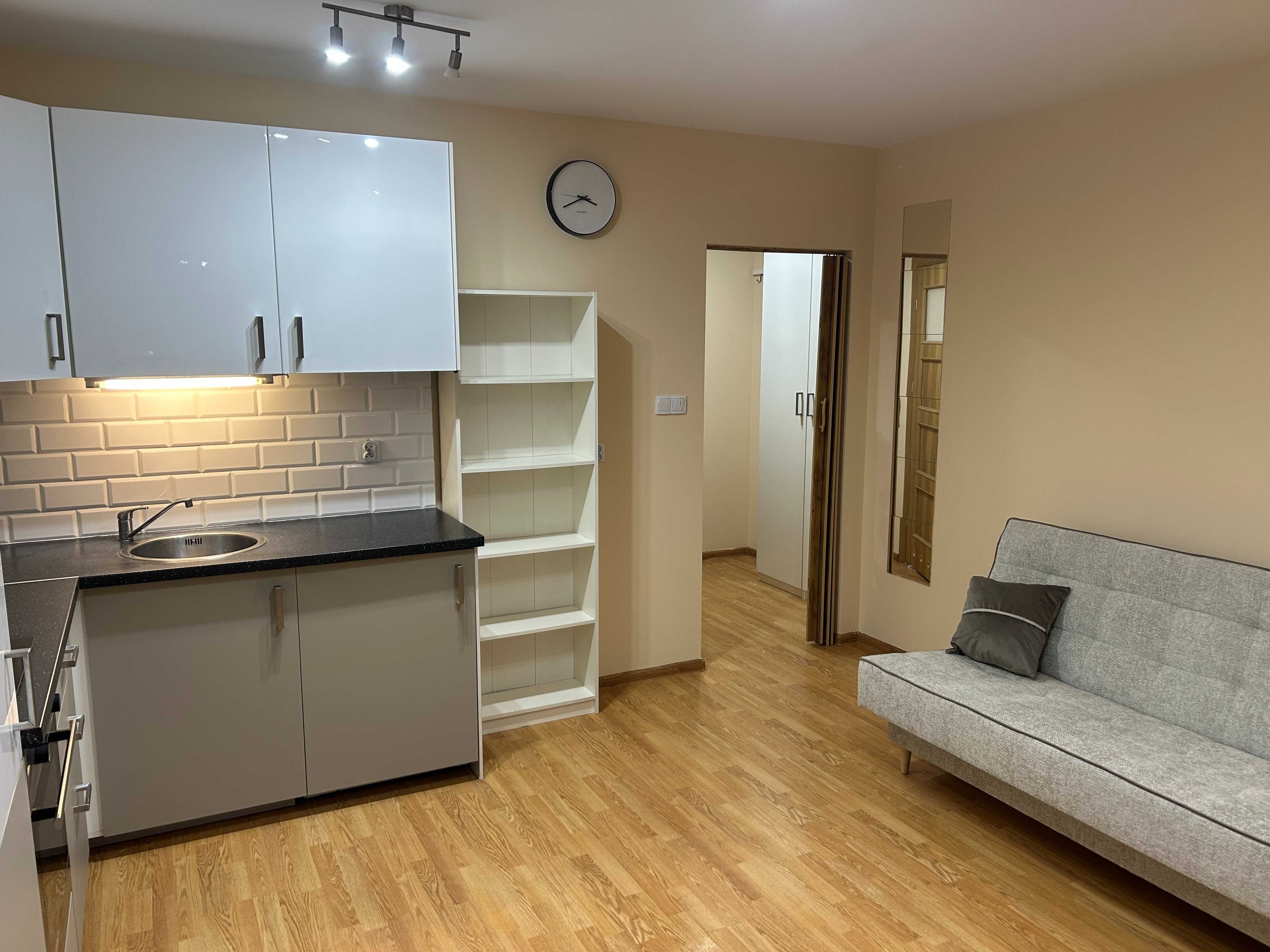 Modern Studio Apartment with Parking Near Okulickiego