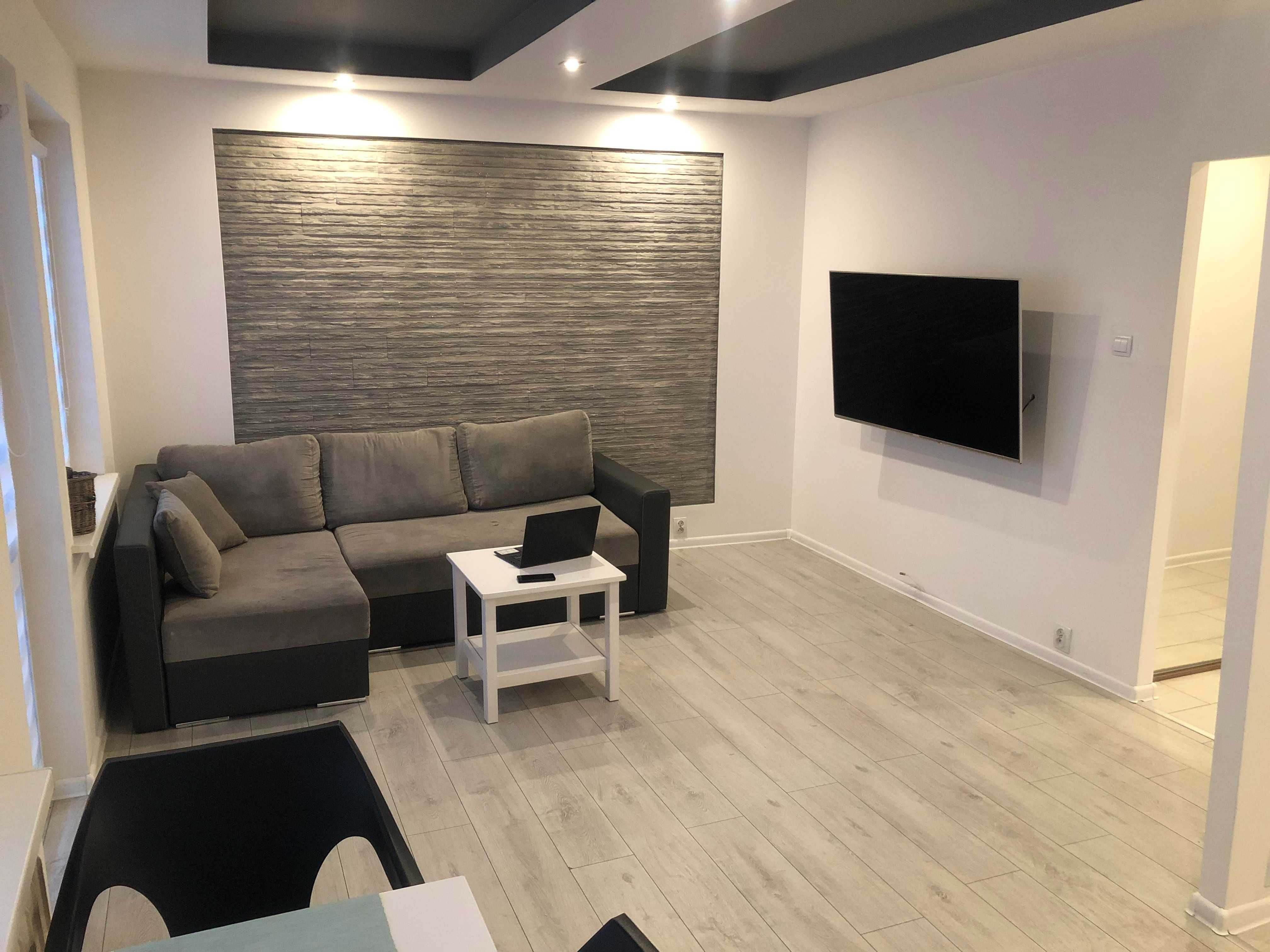 Сикорский көшесіндегі 2 бөлмелі пәтер, 48 м², жиһаздары бар