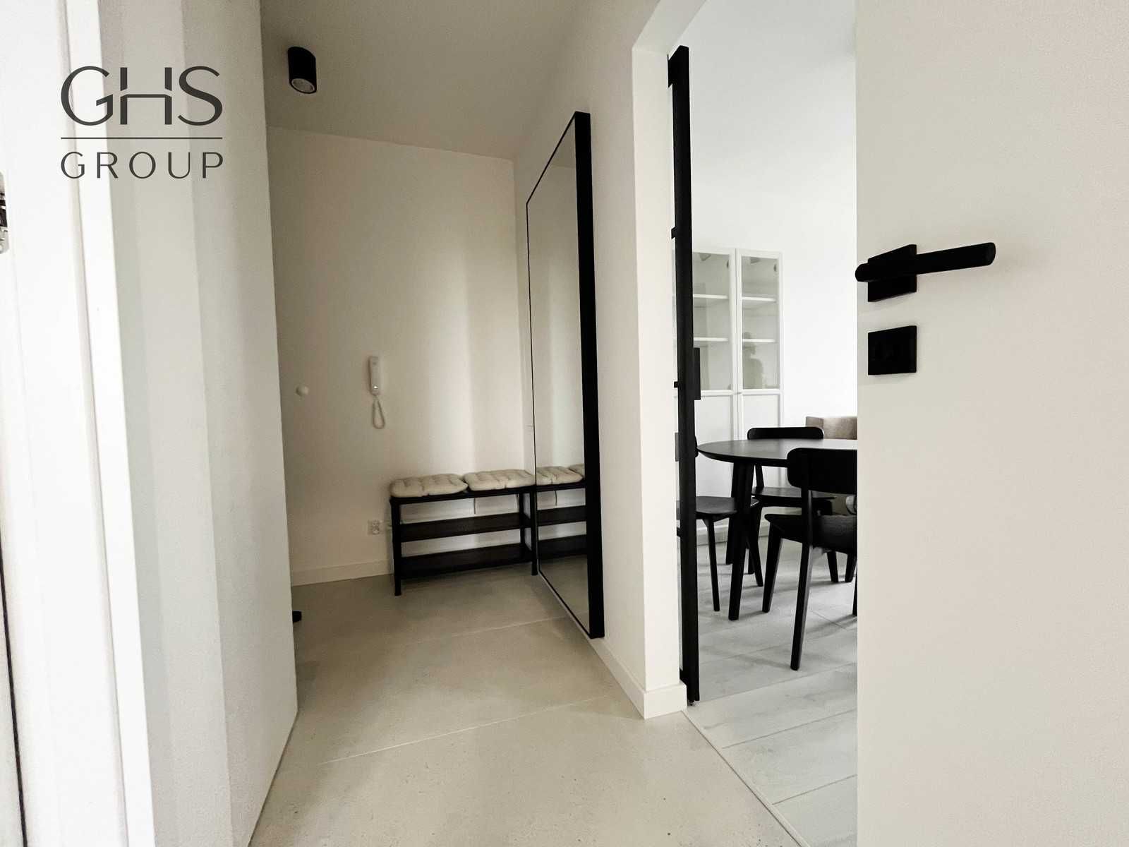 Spacious 2-Room Apartment in Łagiewniki-Borek Fałecki, Fredry Street