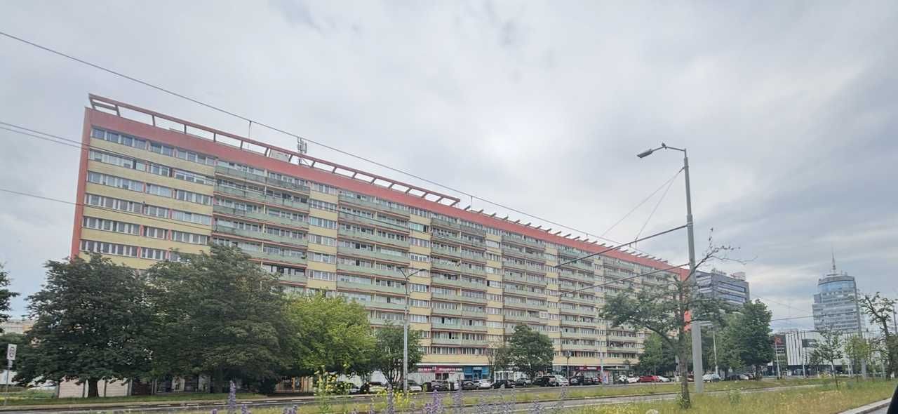 Sunny 25m² Studio Apartment in Central Location near Galaxy Shopping Center