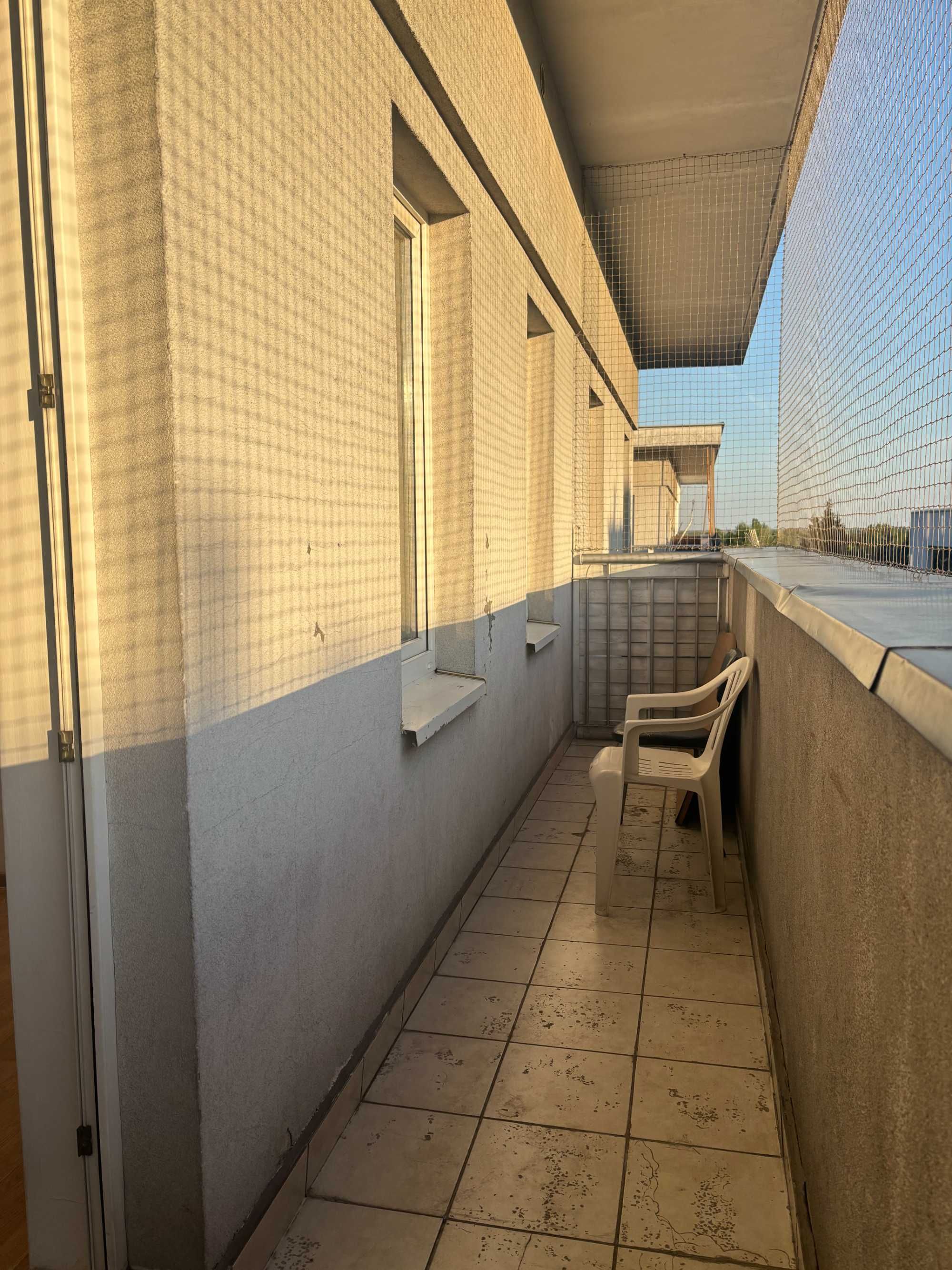 Attractive Studio Apartment with Balcony on 4th Floor