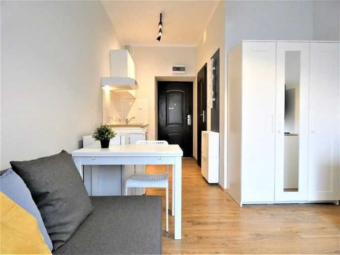 Bright Studio Apartment in Krakow, Close to City Center and Universities