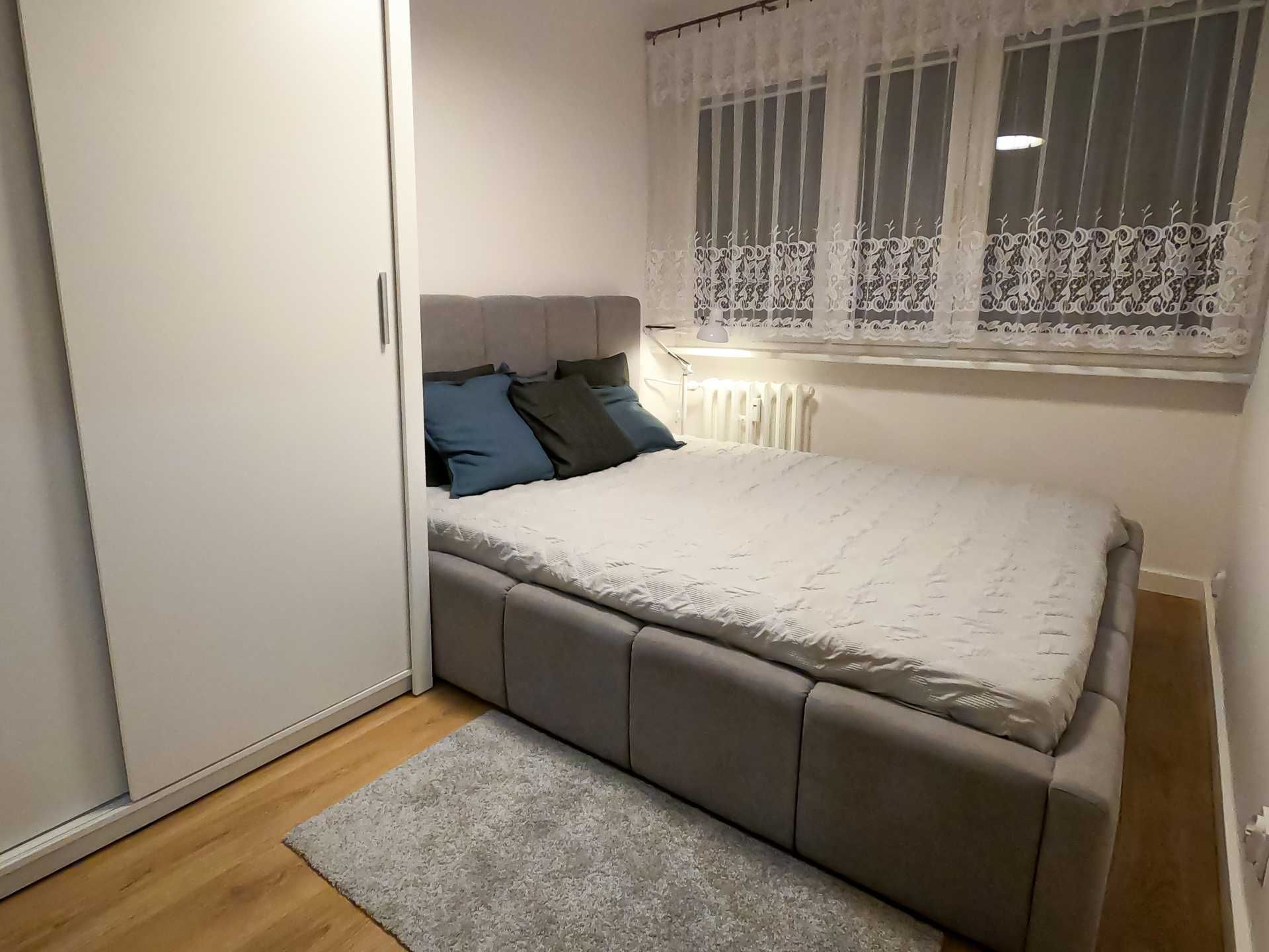 Modern 2-Bedroom Apartment with Elevator Near Park
