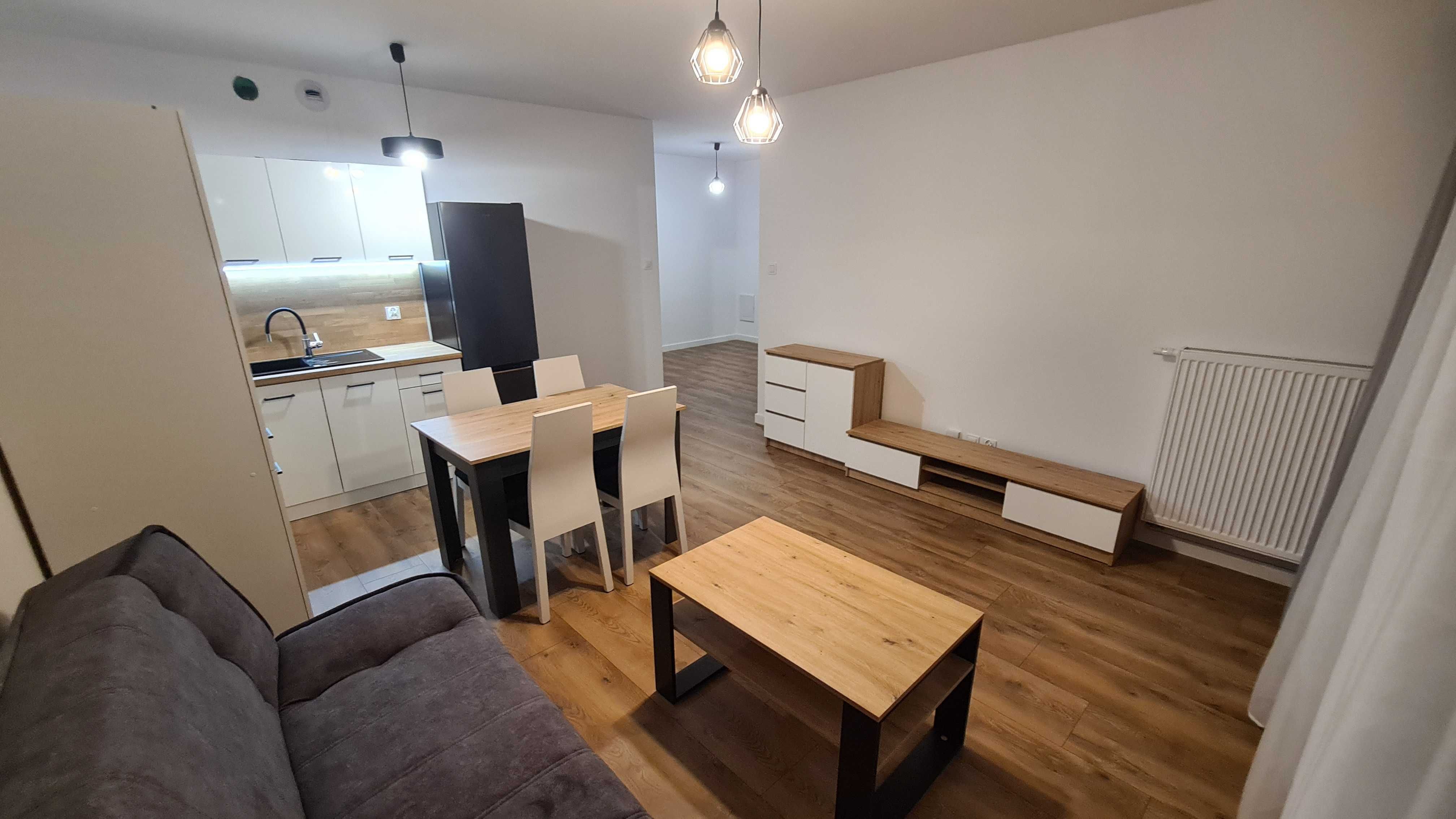 Modern 2-Bed Apartment with Parking and Balcony