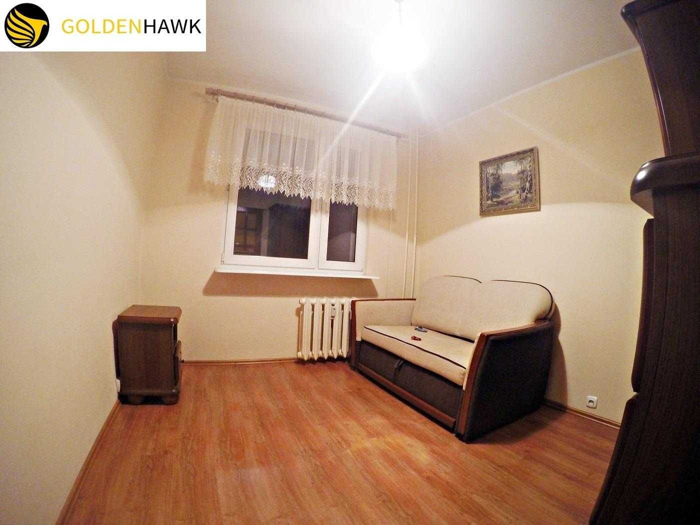 Жақын маңында паркі бар тыныс тұрғын ауданындағы 3 бөлмелі пәтер