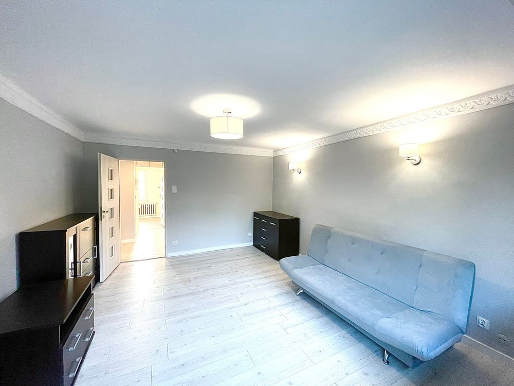 Renovated 2-Bedroom Apartment with Balcony Near Park