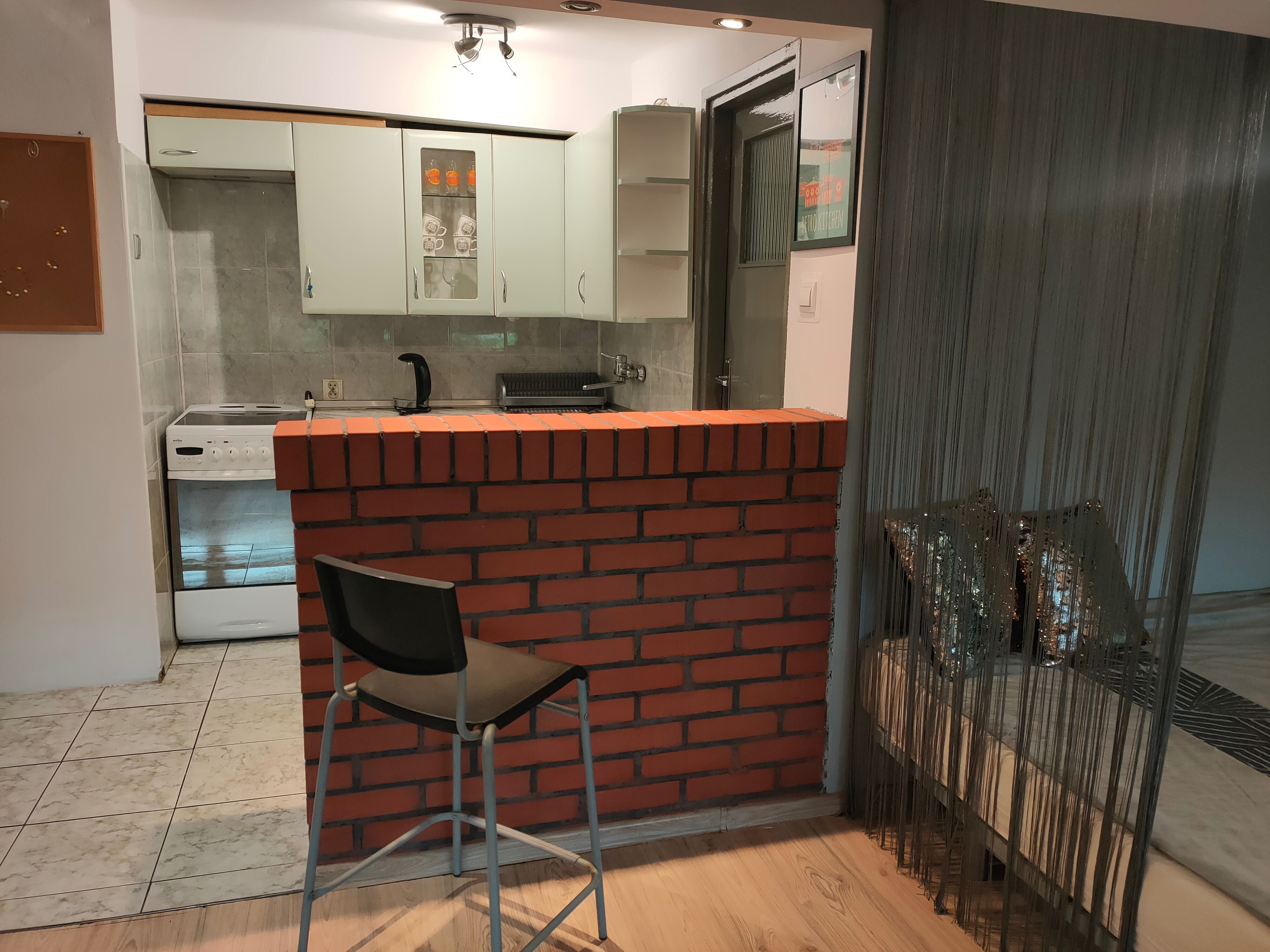 Cozy Studio Apartment with Modern Kitchen