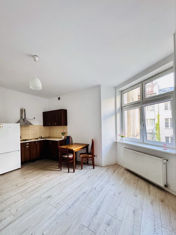 Cozy 21m² Studio Apartment in Podgórze, Near Limanowskiego Stop