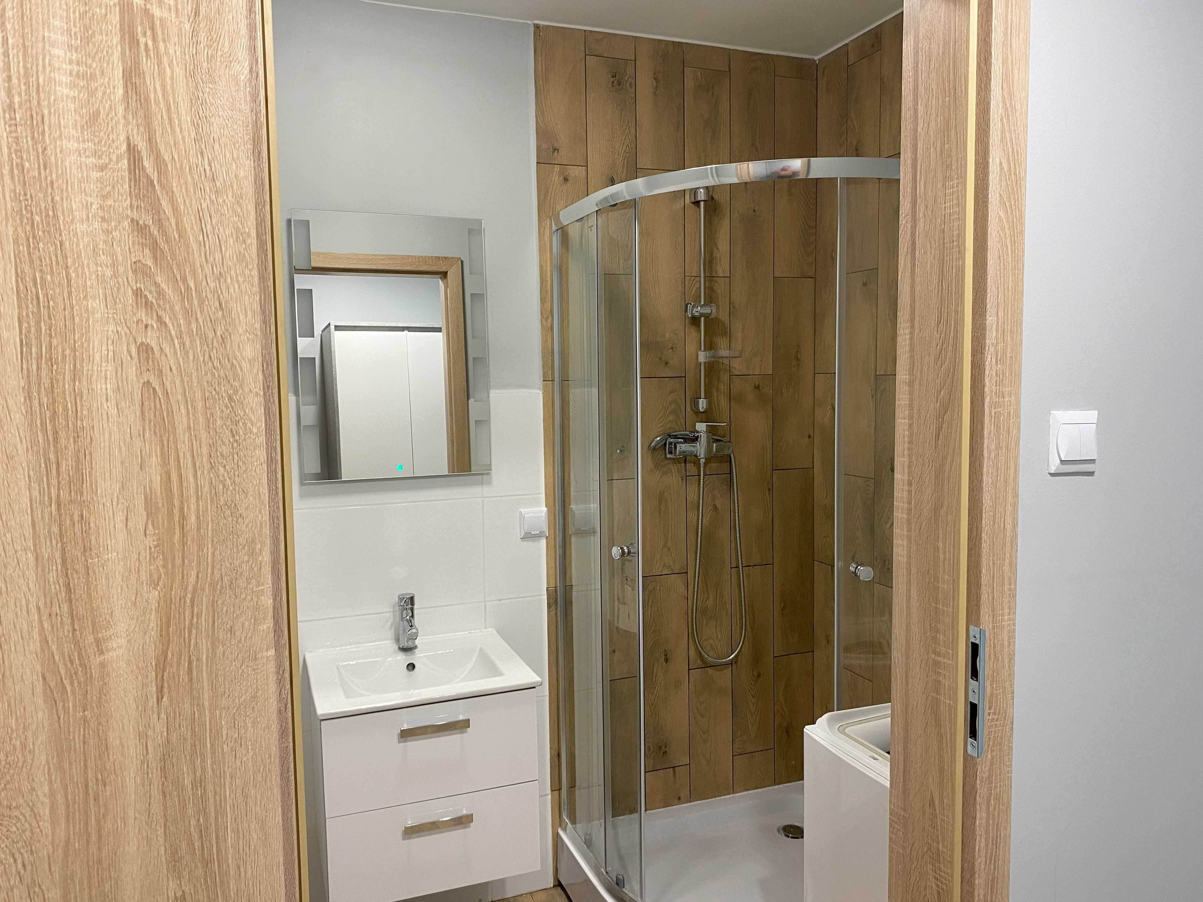 Newly Renovated Studio with Balcony in Quiet Area