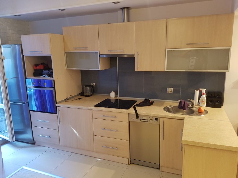 Furnished 2-Room Apartment with Garden Near Tram