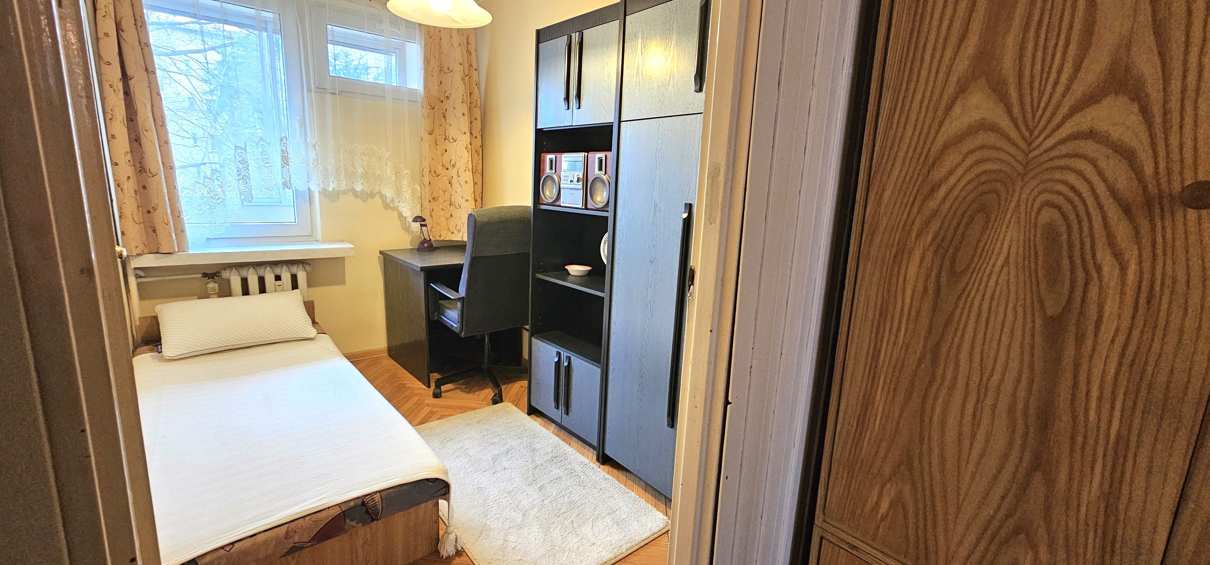 Three-Room Apartment Near City Center with Balcony