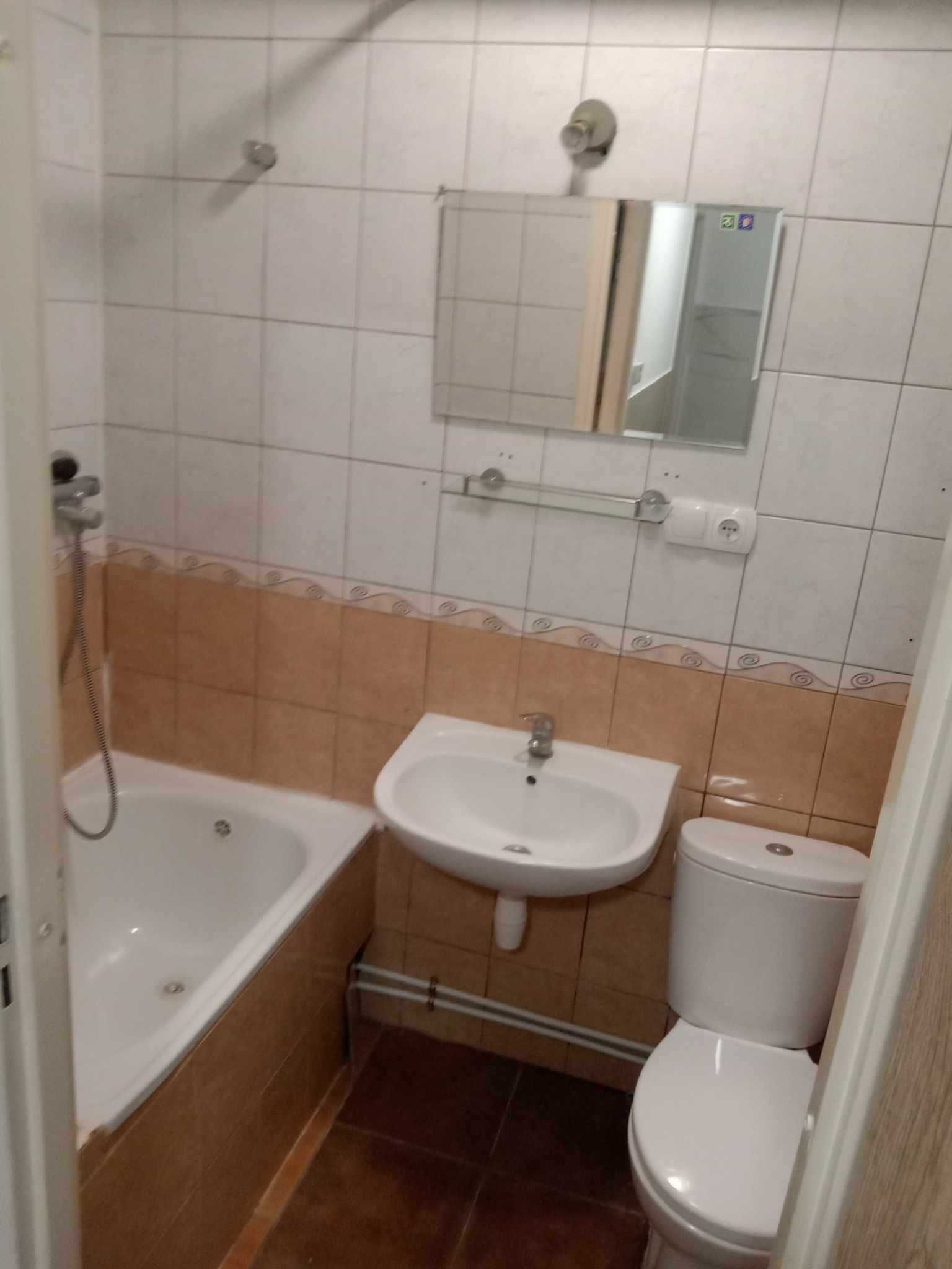 Renovated 2-Room Apartment Near Aqua Lublin