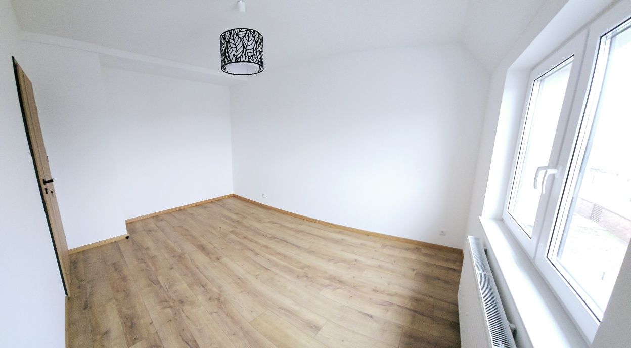 Modern 3-Bedroom Apartment with Kitchen and Balcony