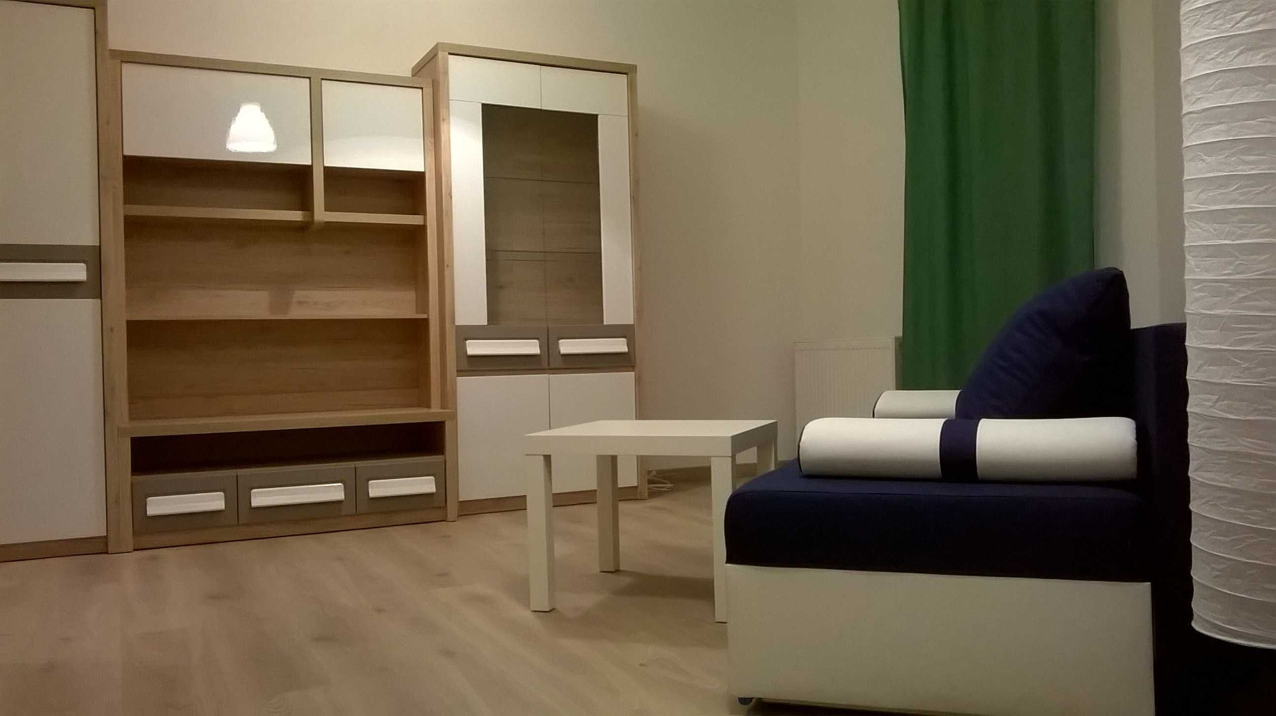 Modern Studio Near Train Station with Full Amenities