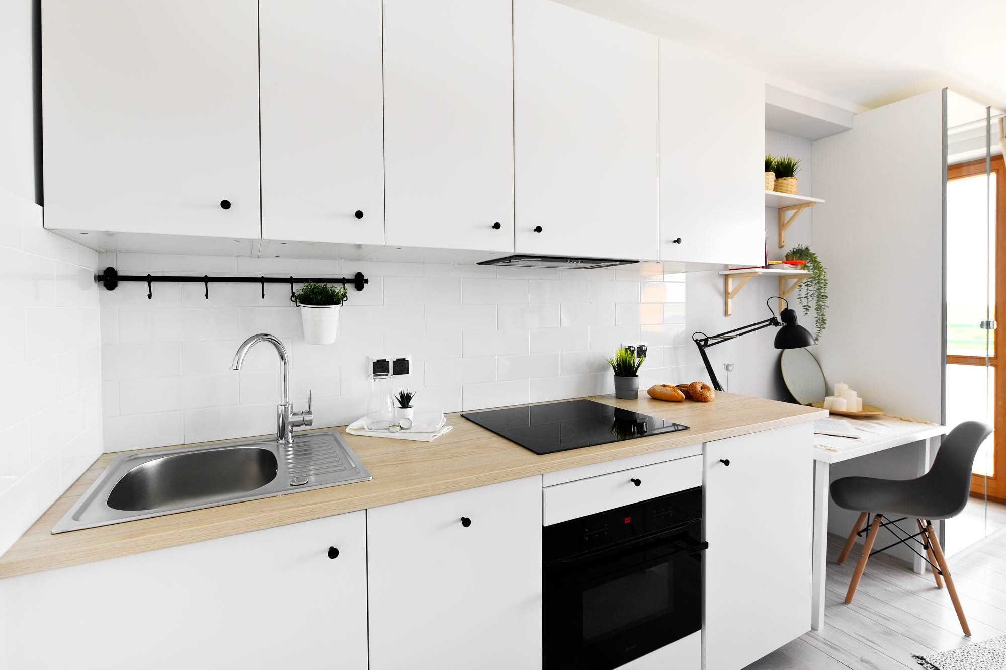 Modern Studio Near Metro with New Appliances