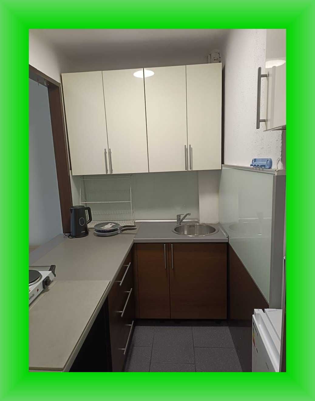 Compact Studio Apartment near Convenient Stores