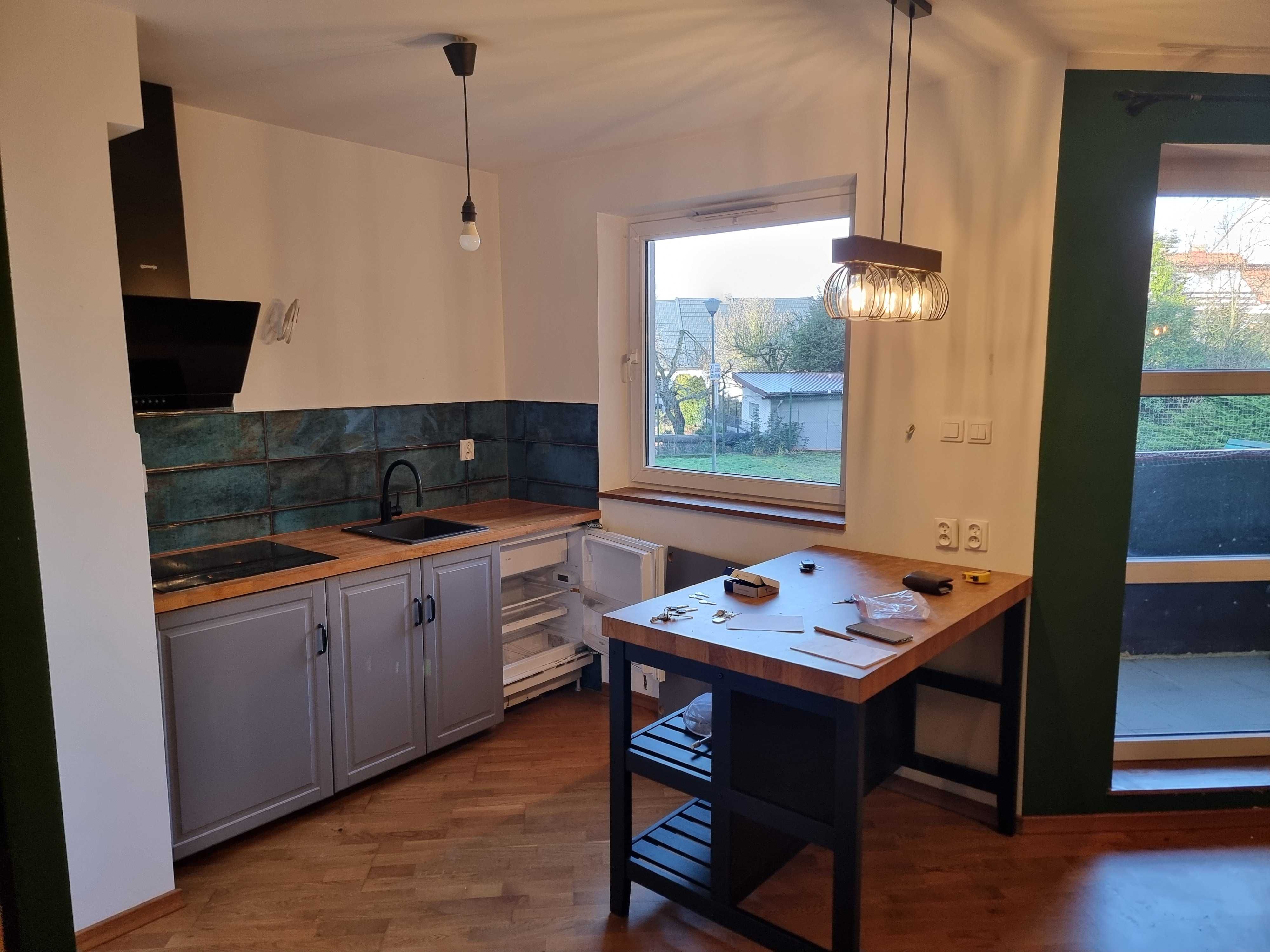 Modern Studio Apartment with Balcony in Quiet Area